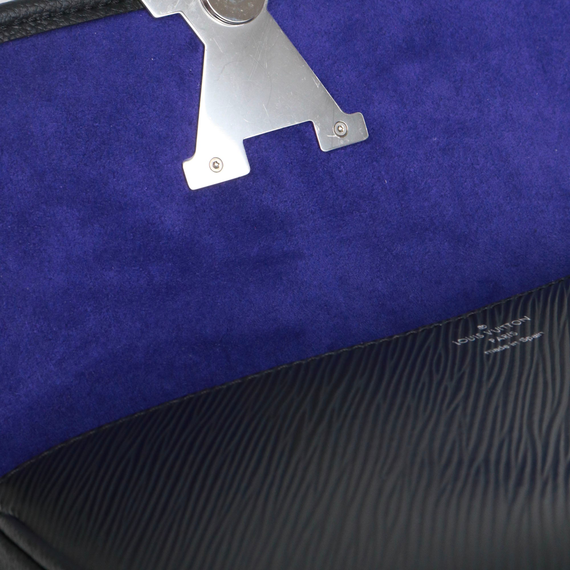 LOUIS VUITTON - Sac à bandoulière Buci Louis Vuitton en cuir épi noir