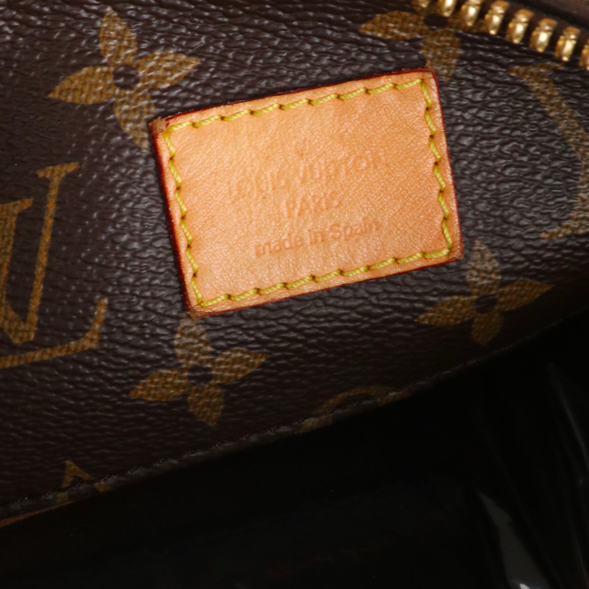 LOUIS VUITTON - OnTheGo GM shopping bag in black grained leather