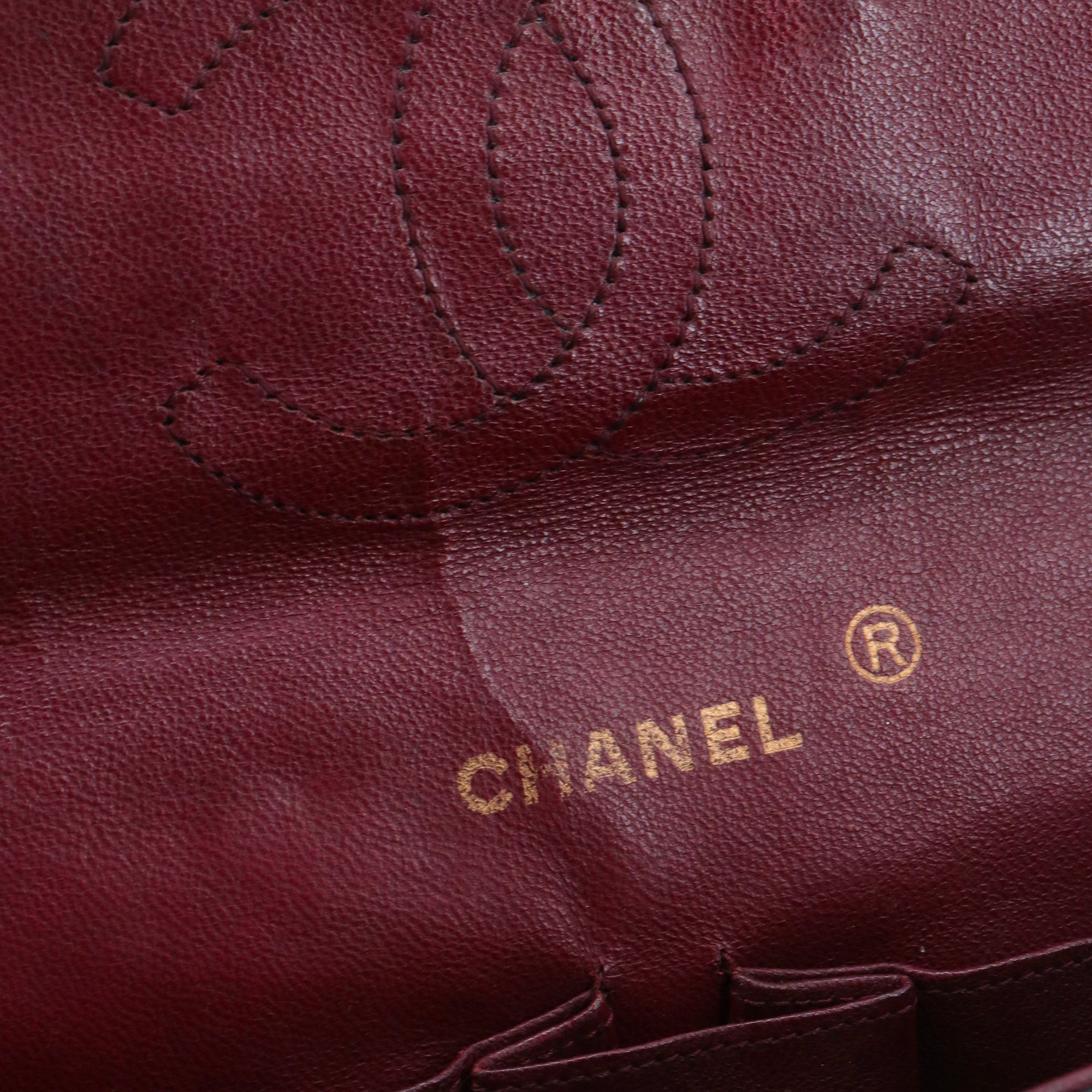 CHANEL - Sac à main Classique/Timeless Chanel medium double flap Chanel en cuir lisse noir