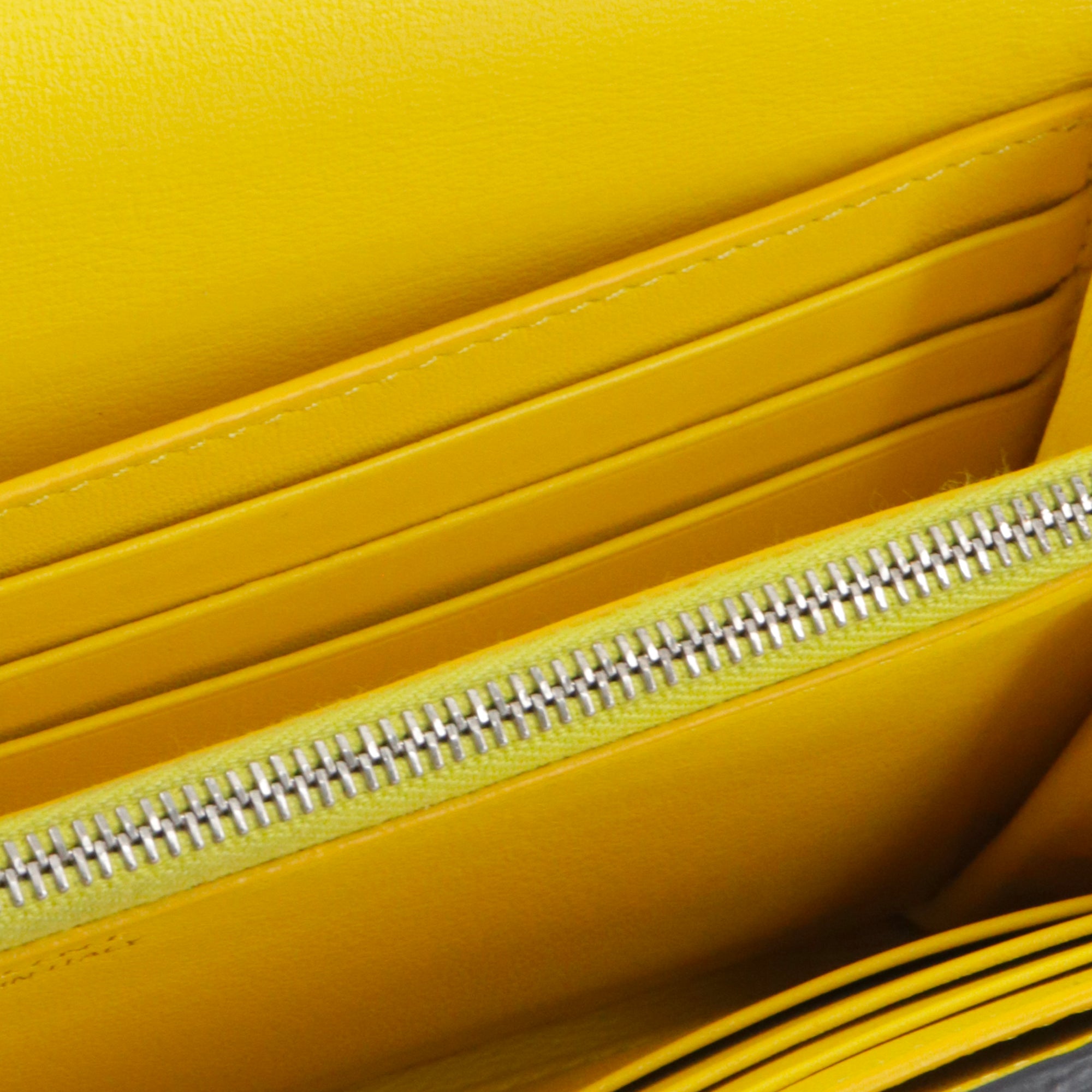 CELINE - Grand portefeuille Celine en cuir grainé gris