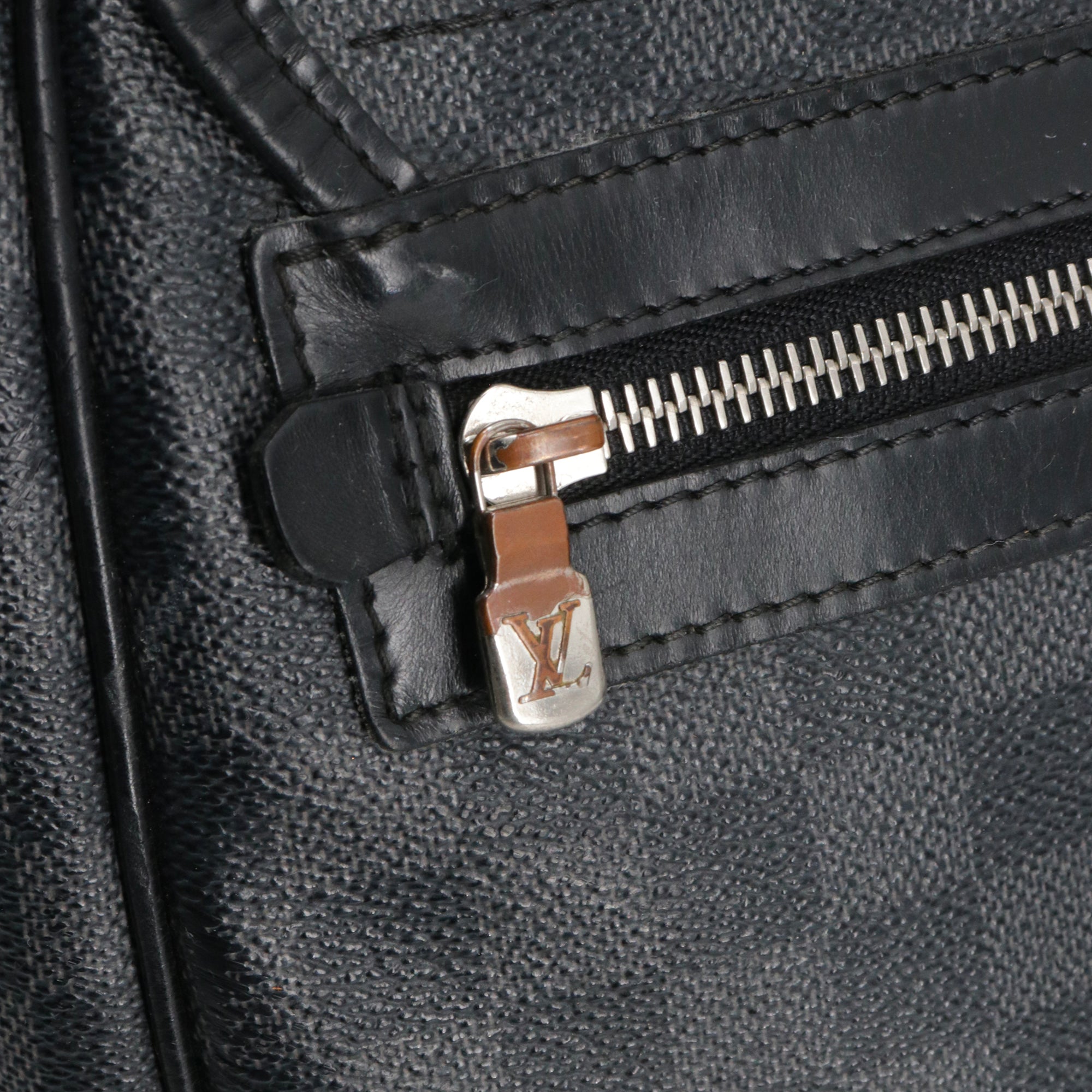 LOUIS VUITTON - Sac à bandoulière Daniel GM Louis Vuitton en toile damier graphite