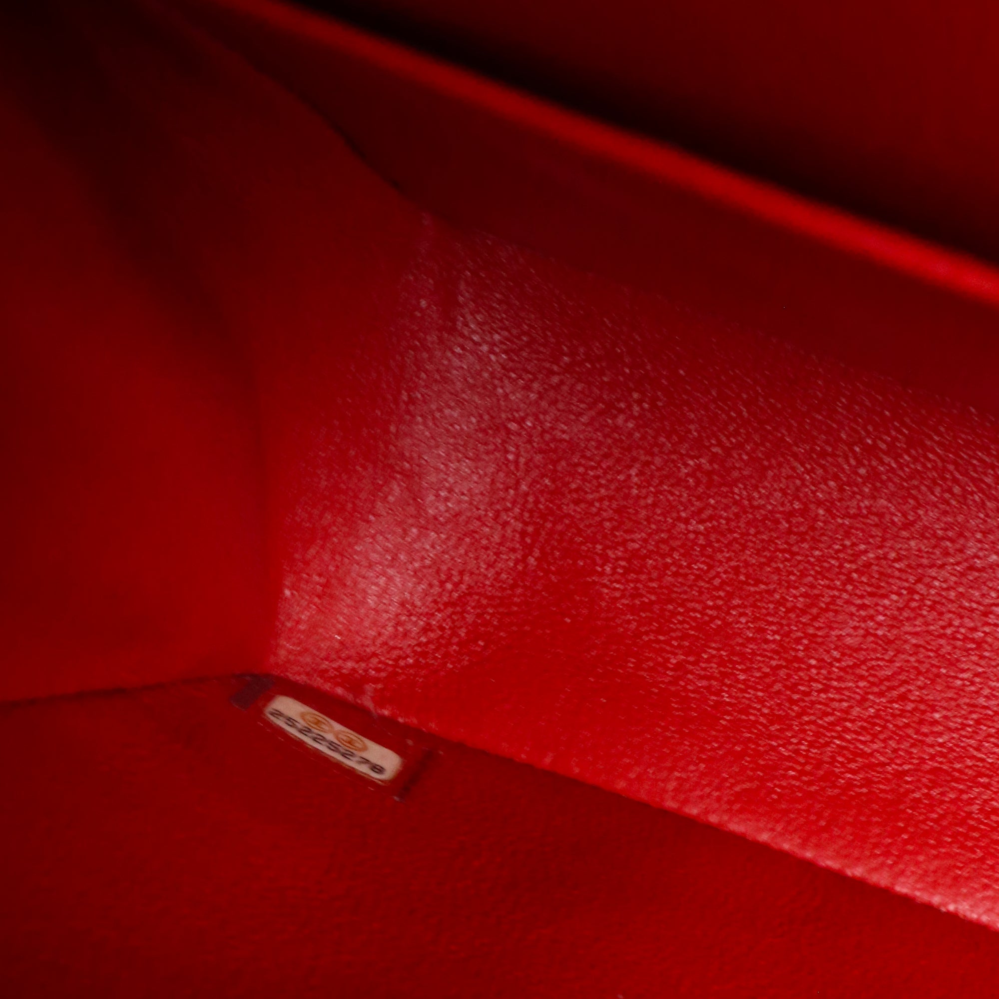 CHANEL - Sac à main Timeless/Classique medium double flap Chanel en cuir lisse chevron rose