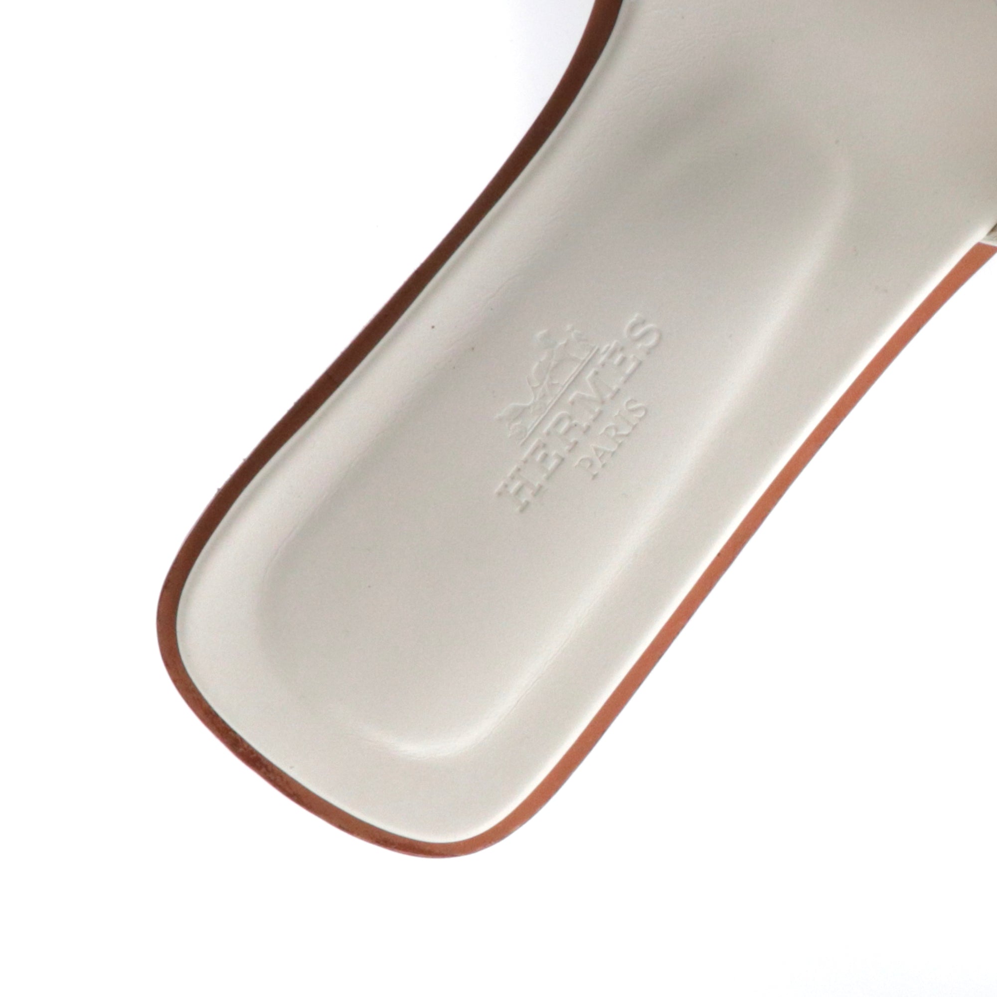 HERMÈS - Sandales Oran Hermès en cuir blanc (T35)