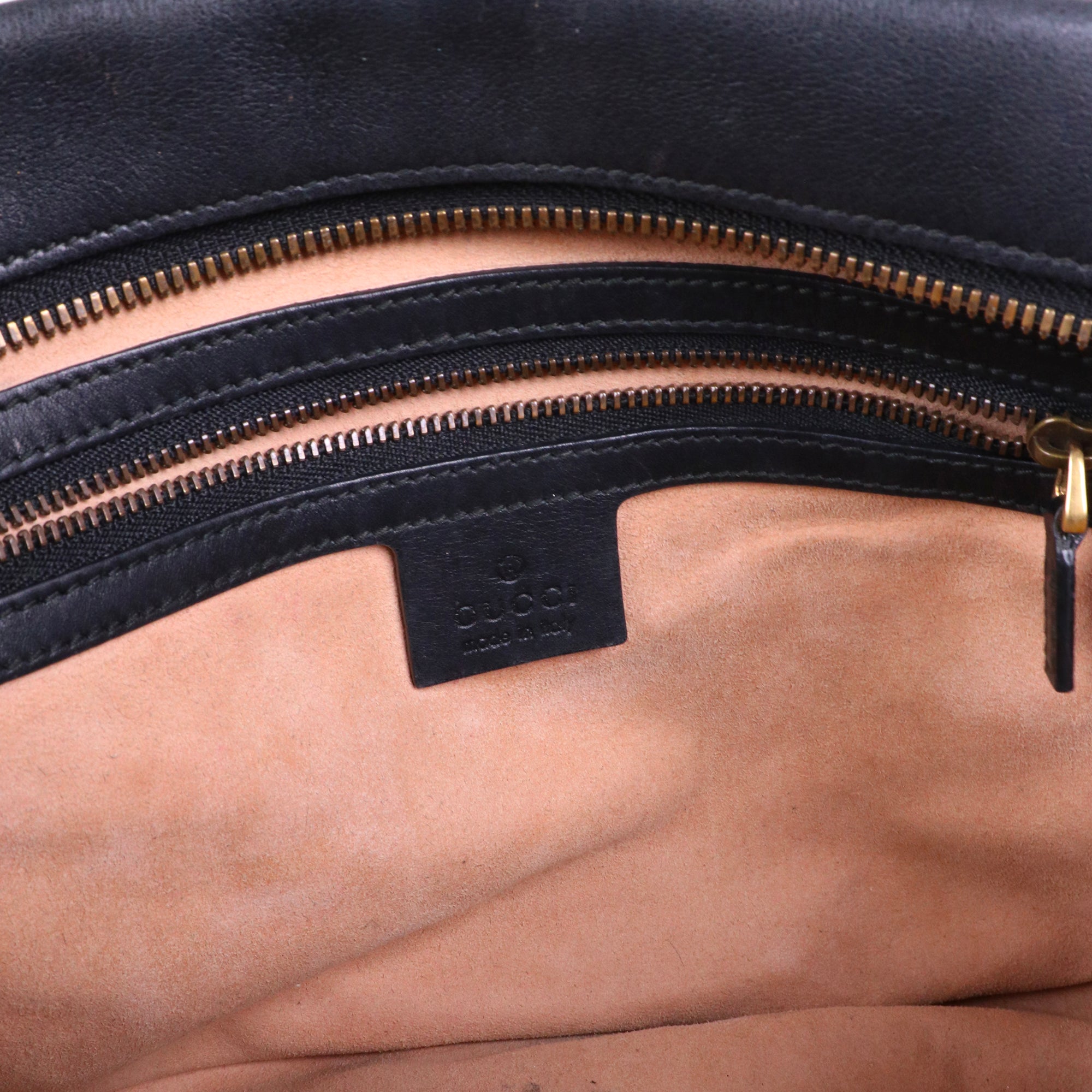 GUCCI - Caméra Marmont Small Size quilted shoulder bag in black leather
