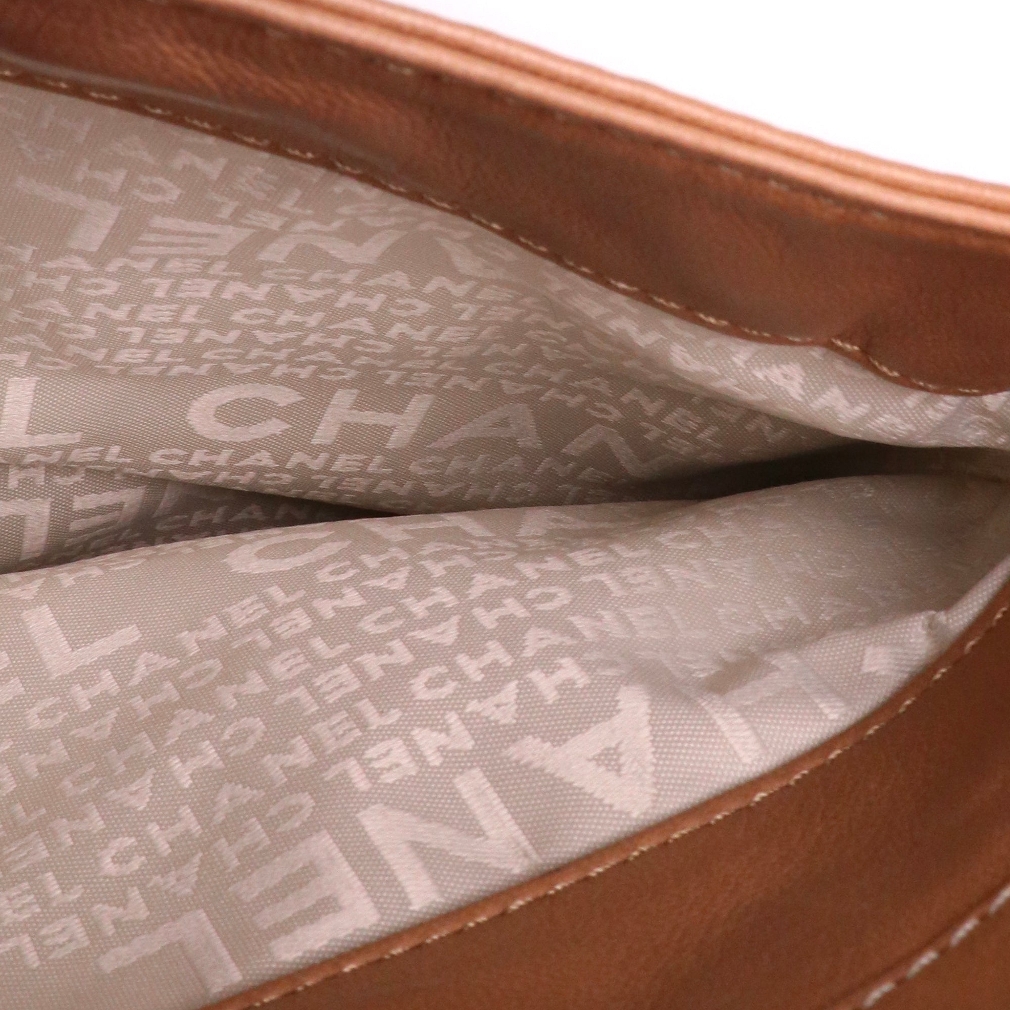 CHANEL - Sac à épaule Grand Shopping Chanel en cuir marron