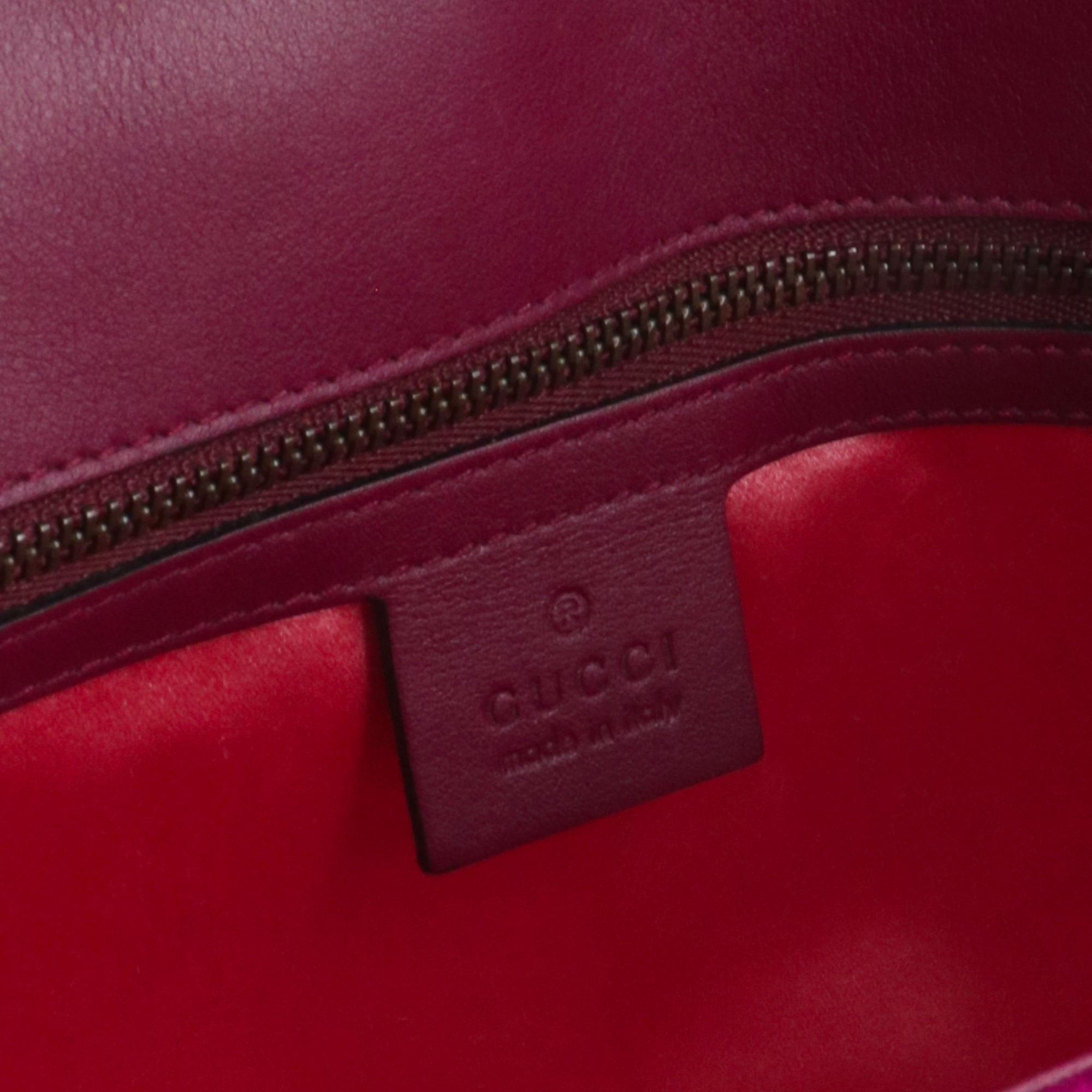 GUCCI - Sac à bandoulière GG Marmont medium Gucci en velours violet