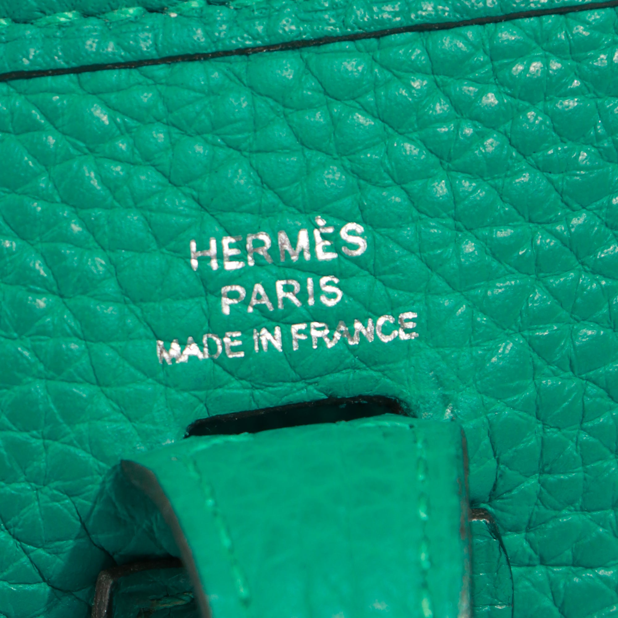 HERMÈS - Sac à bandoulière Evelyne 16 en cuir taurillon vert verone
