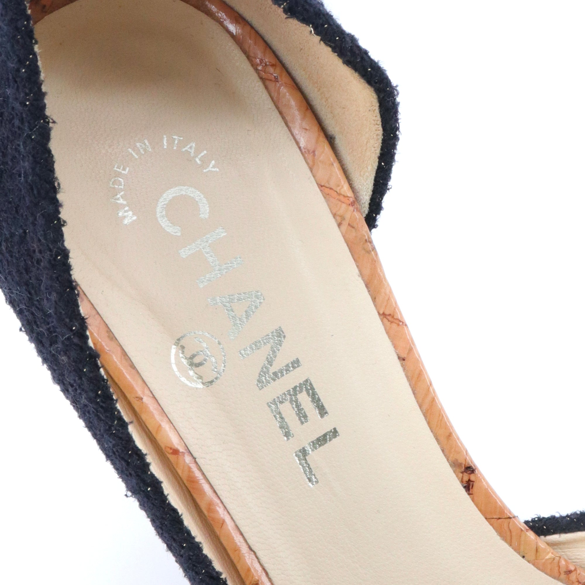 CHANEL - Escarpins CC Chanel en tweed noir ornés de strass (T39.5)