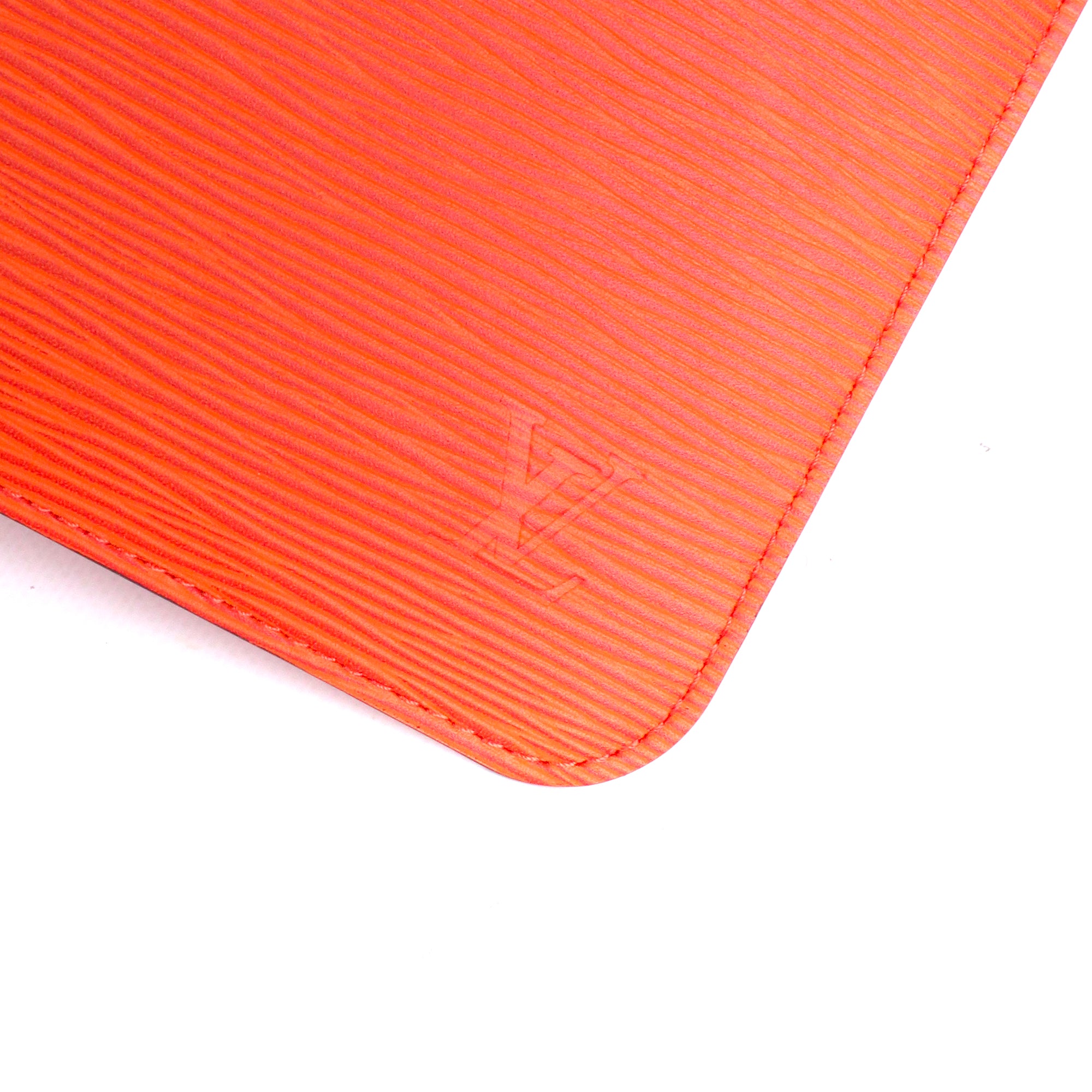 LOUIS VUITTON - Pochette Neverfull Louis Vuitton en cuir épi orange