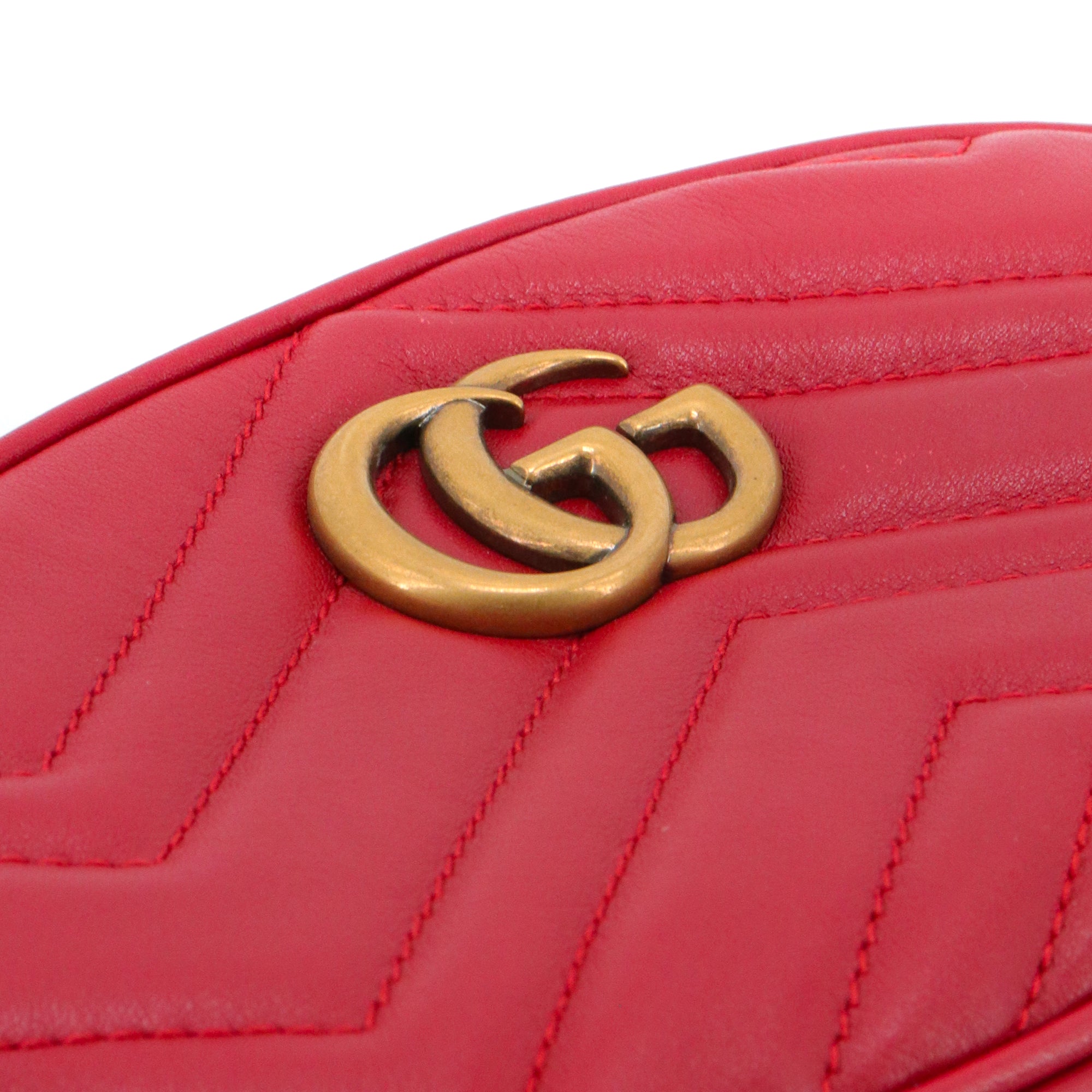 GUCCI - Sac banane GG Marmont Gucci en cuir chevron rouge