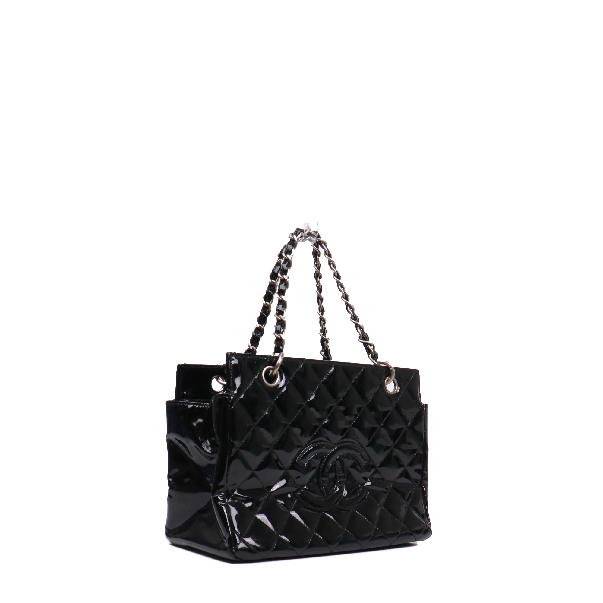 CHANEL - Sac à épaule Shopping Chanel en cuir verni noir