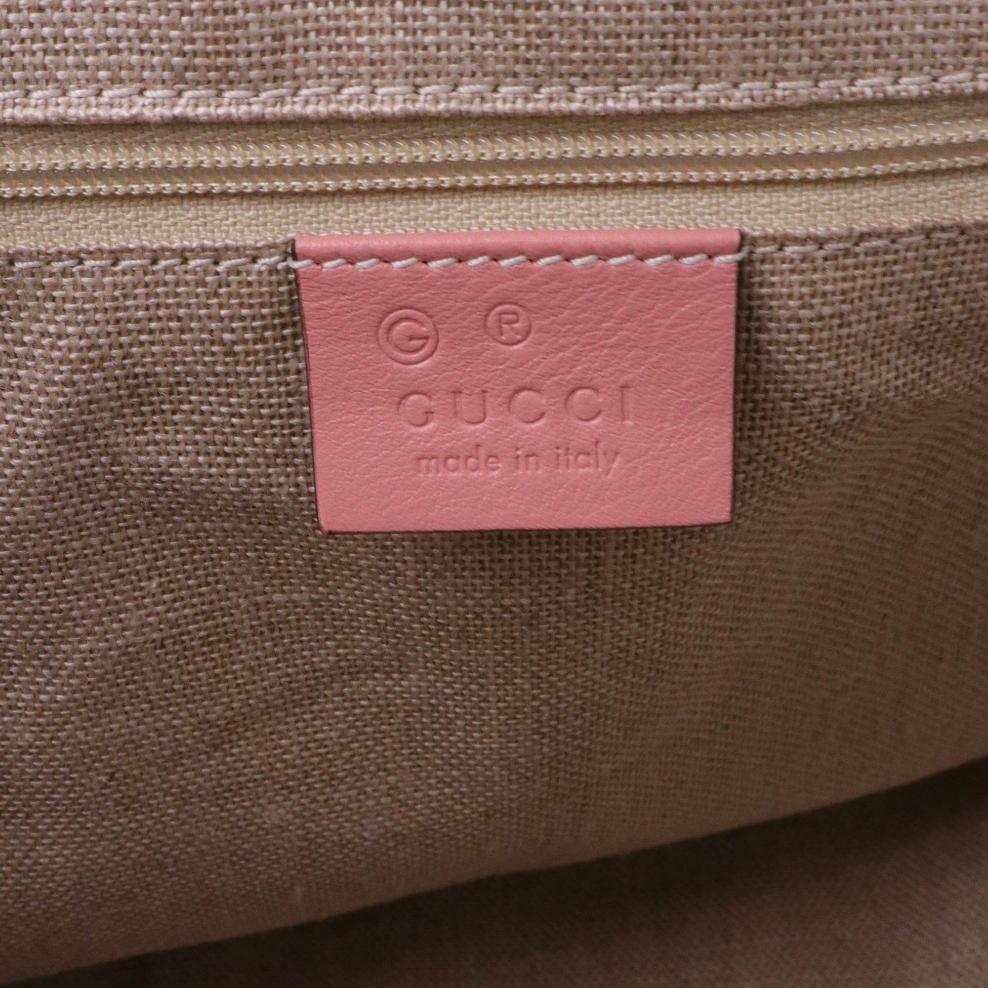 GUCCI - Sac cabas Joy Gucci en cuir embossé rose