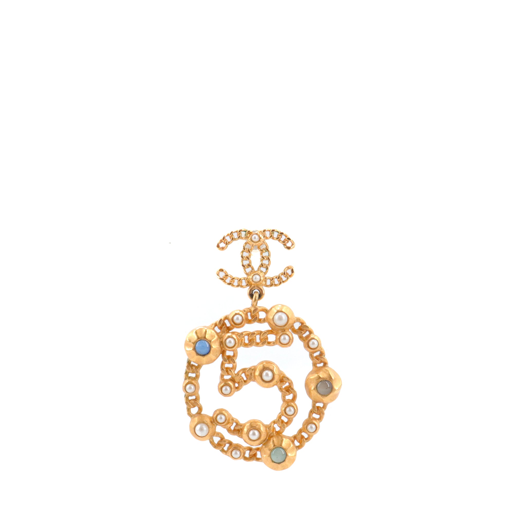 CHANEL - Boucles d'oreilles 5 Chanel en metal doré