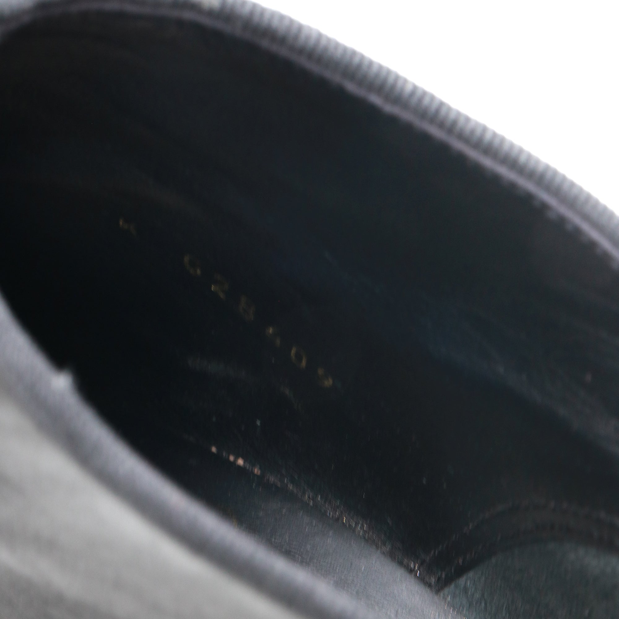 CHANEL - Bottines CC Chanel en cuir d'agneau noir (T34,5)