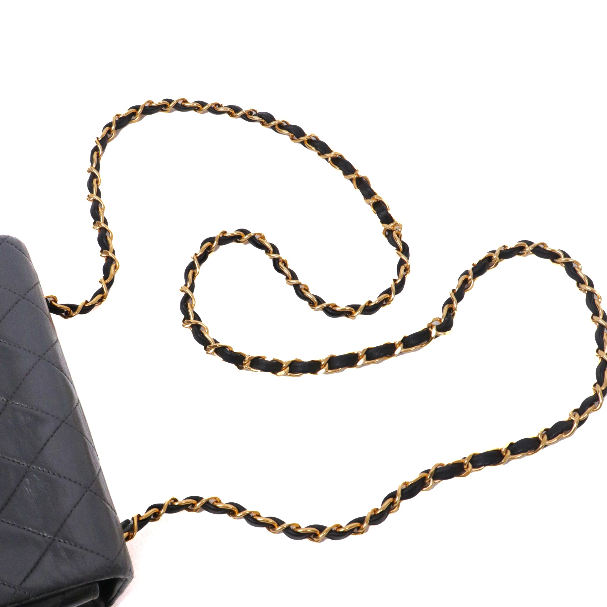 CHANEL - Sac à bandoulière Classique/Timeless Mini Square Chanel en cuir noir vintage