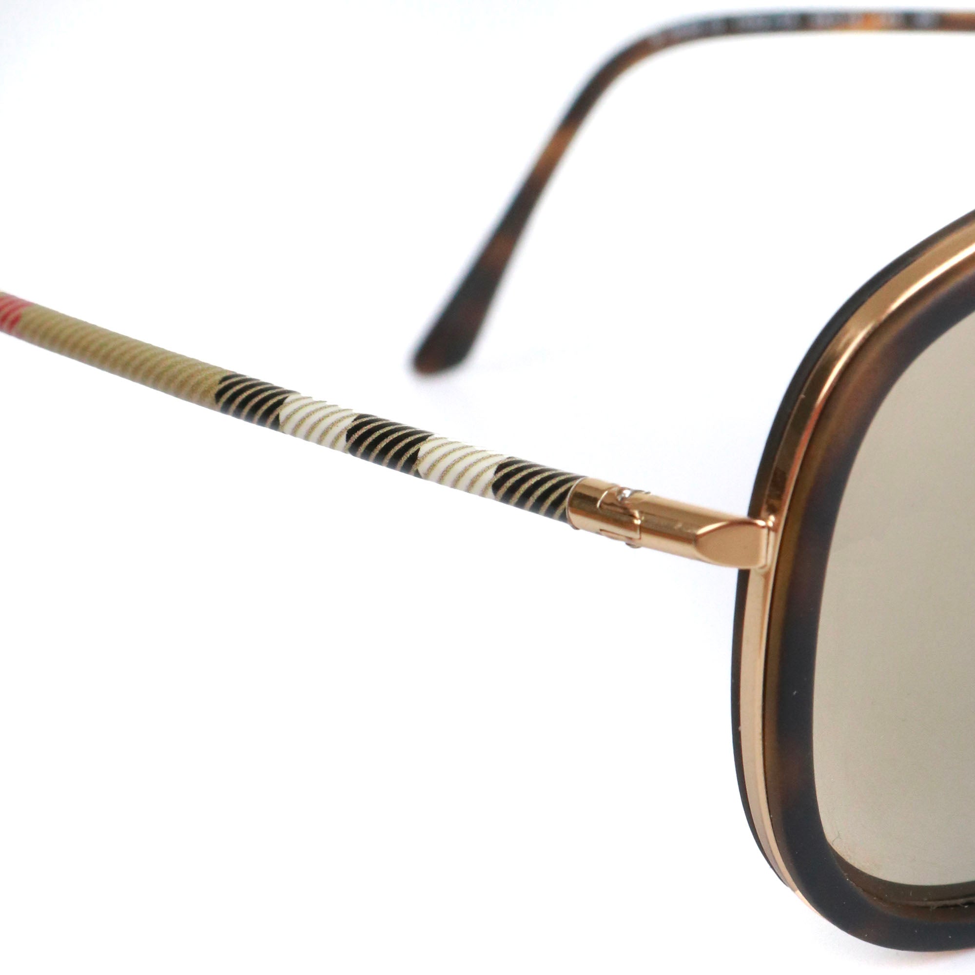 BURBERRY - Lunettes de soleil Aviateur Burberry à motif Check