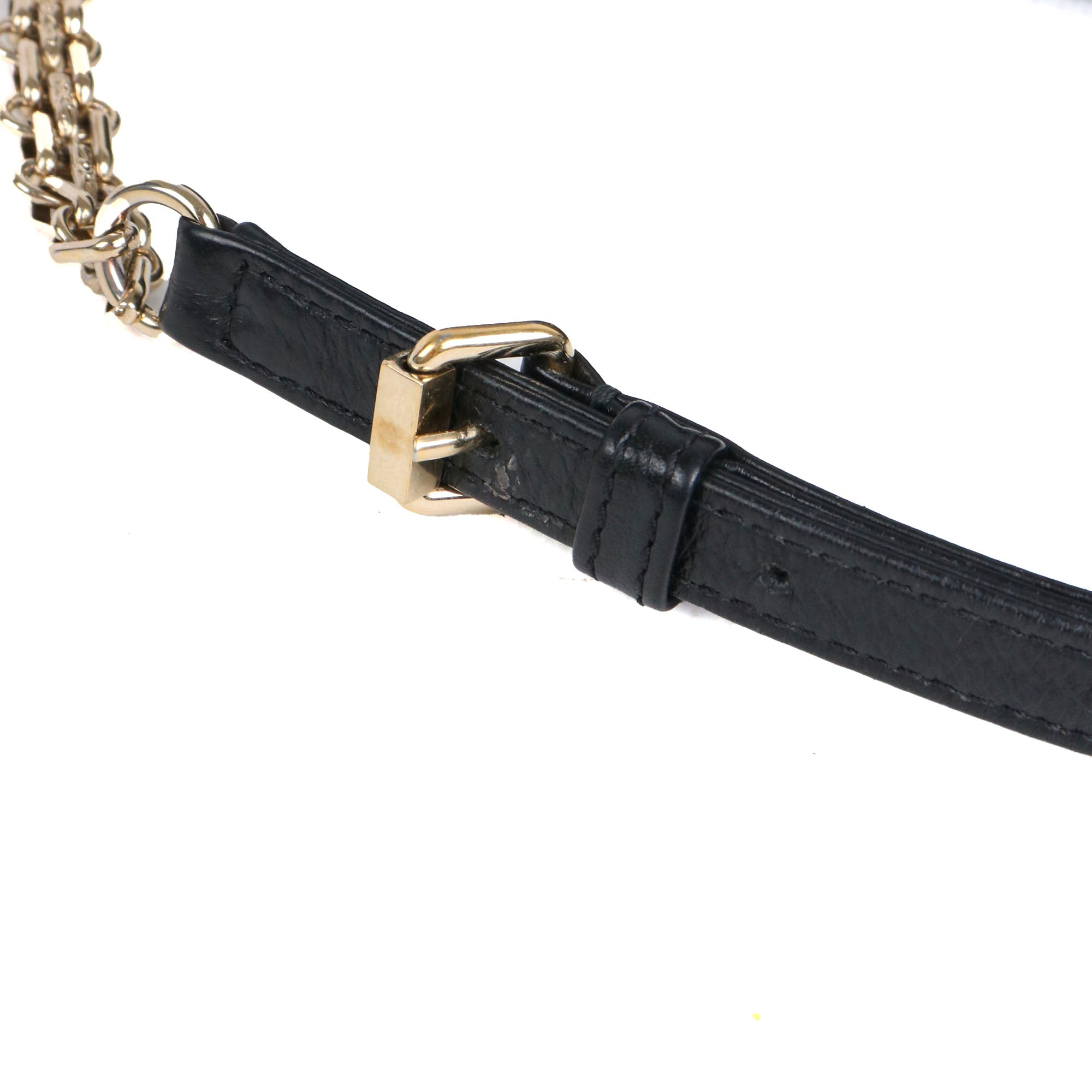 CHANEL - Sac ceinture 2.55 Chanel en cuir noir