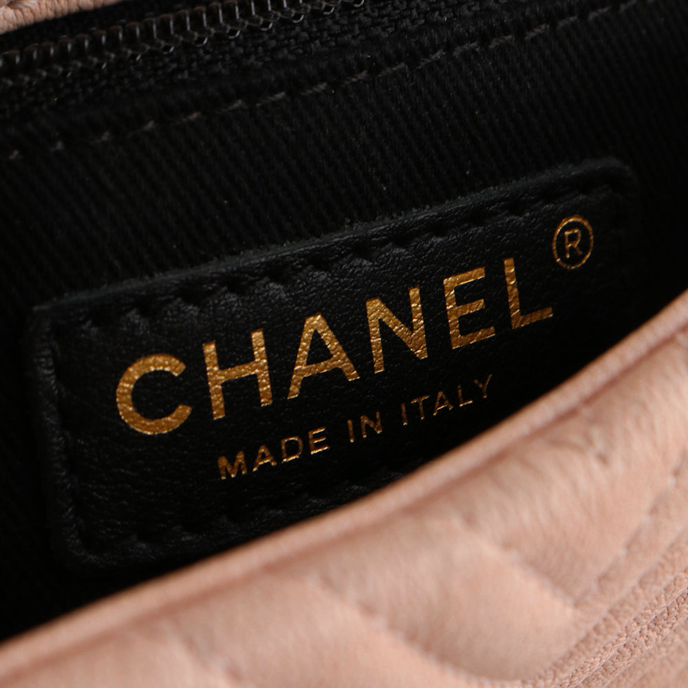 CHANEL - Sac à main Timeless 23 en cuir chevrons beige