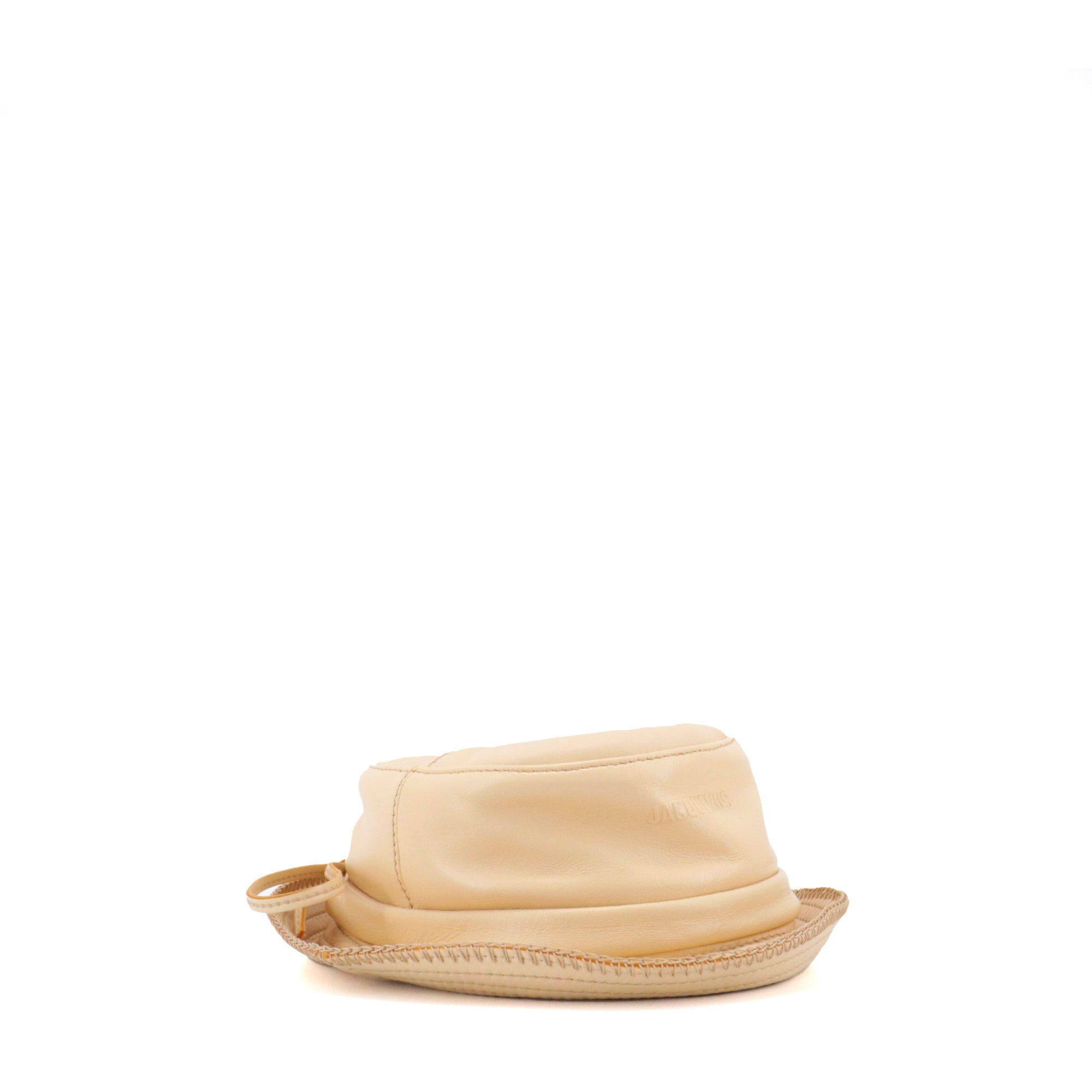 JACQUEMUS - Bob Mentalo Jacquemus en cuir d'agneau beige (T56)