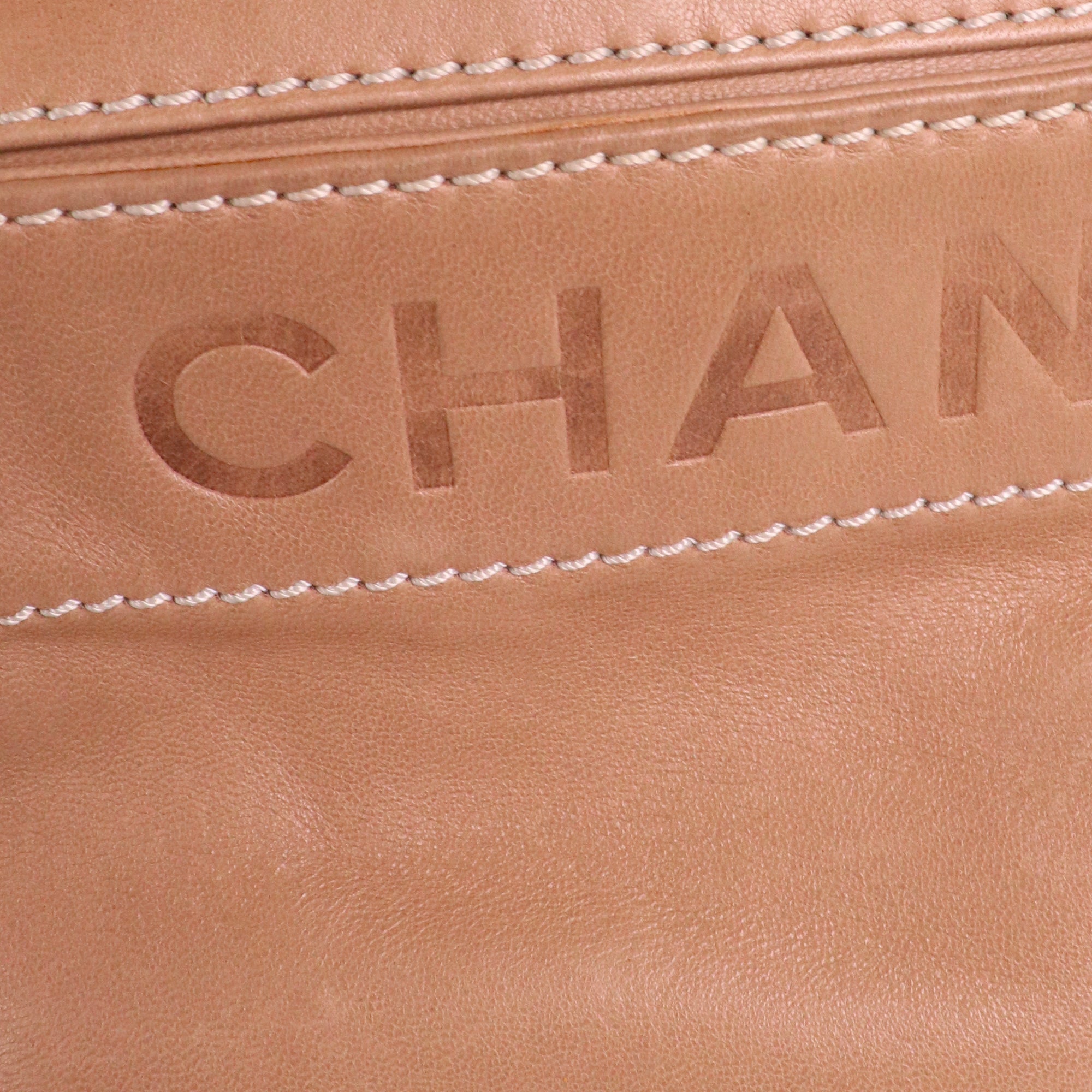 CHANEL - Sac à épaule Grand Shopping Chanel en cuir marron