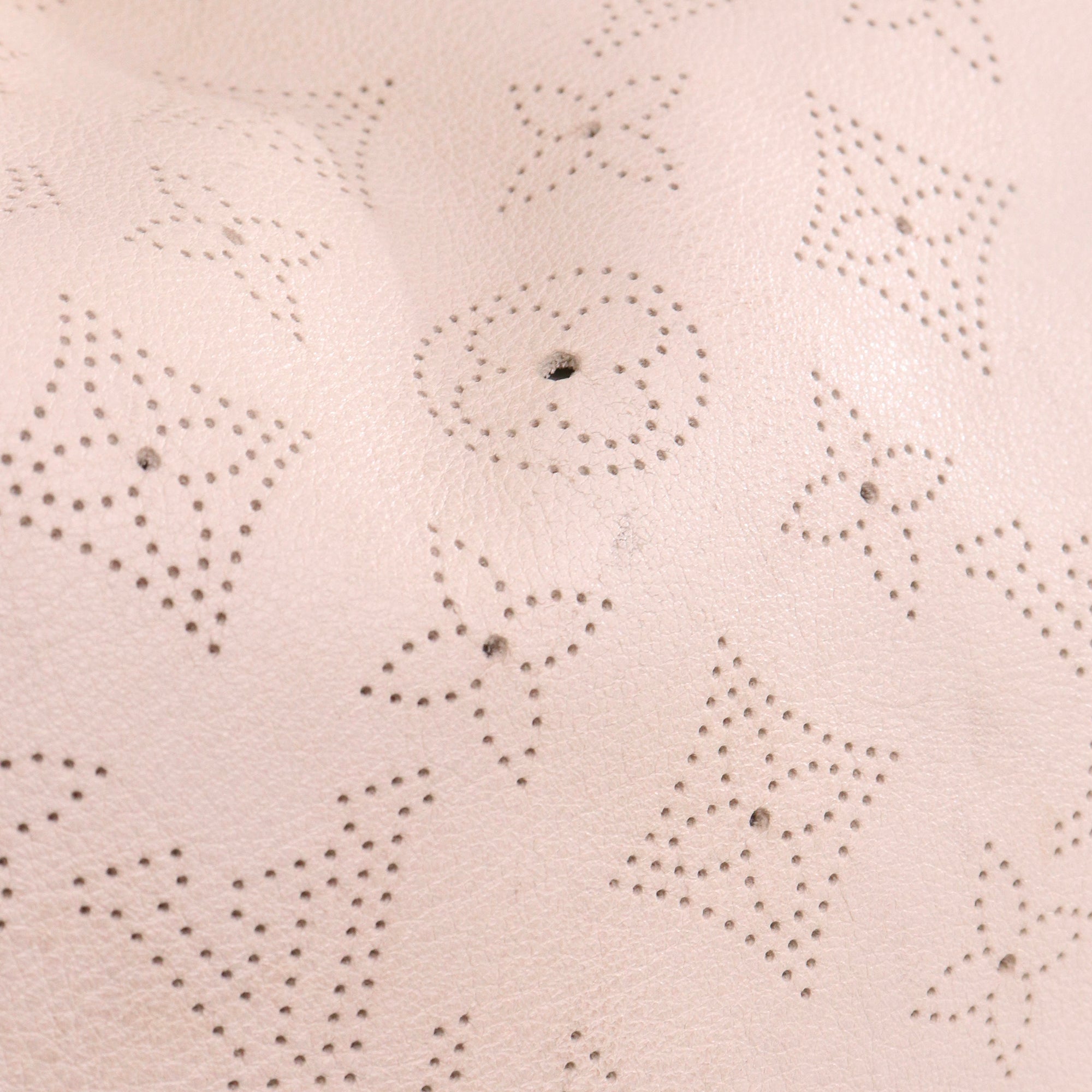 LOUIS VUITTON - Sac à épaule Onatah Louis Vuitton en cuir blanc