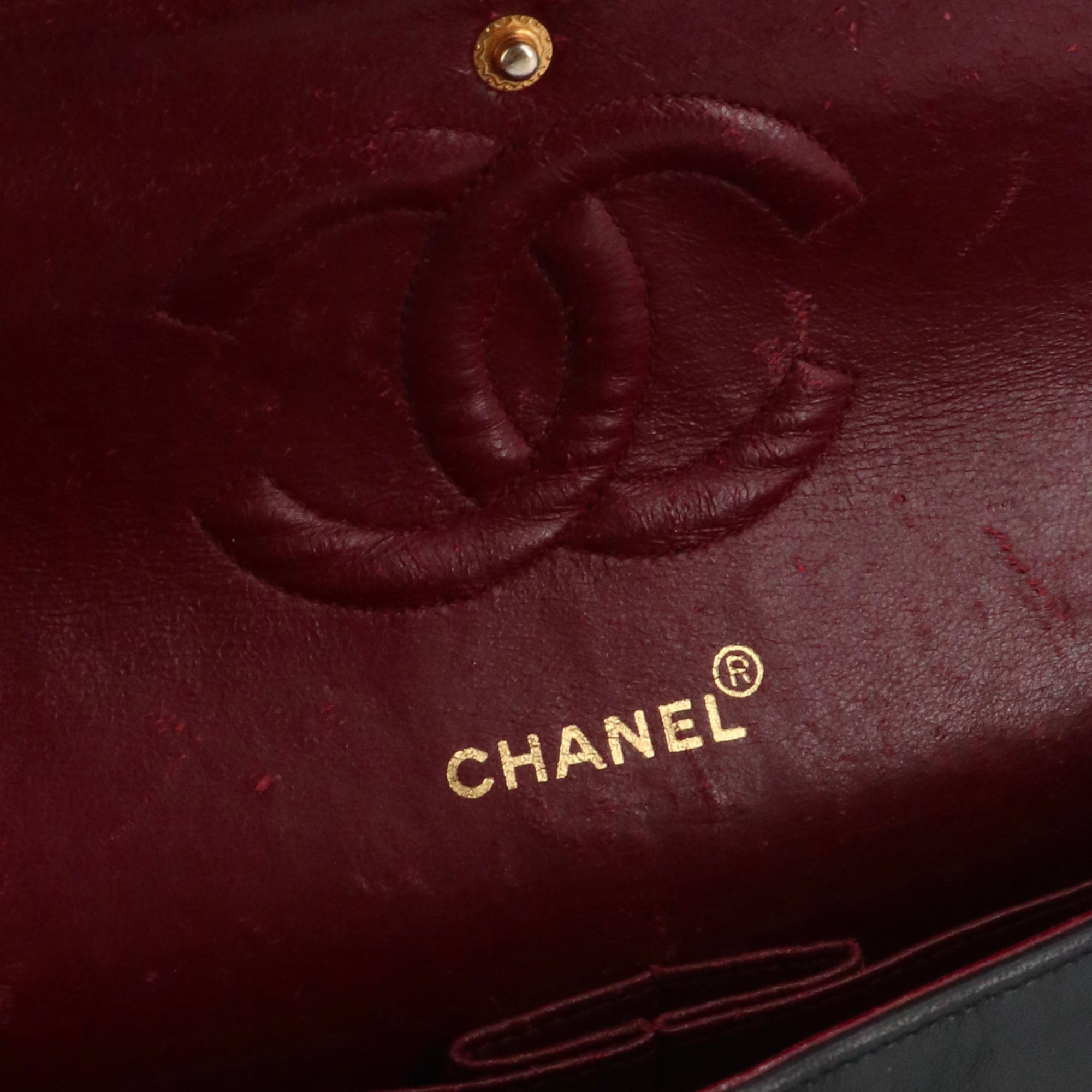 CHANEL - Sac à main Classique/Timeless Chanel 11.12 double flap Chanel en cuir lisse noir vintage