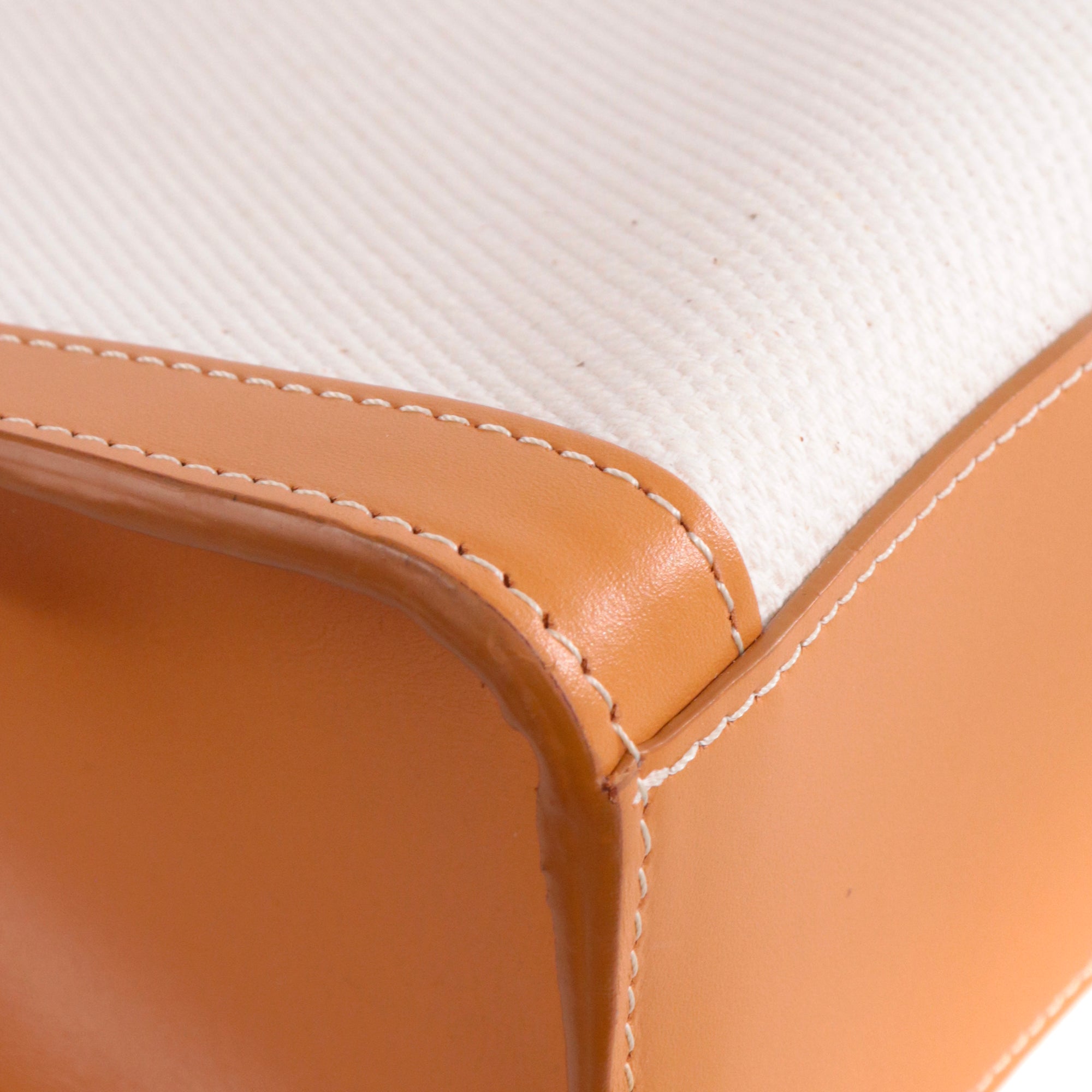 CELINE - Sac Cabas Vertical en toile Céline grand modèle beige