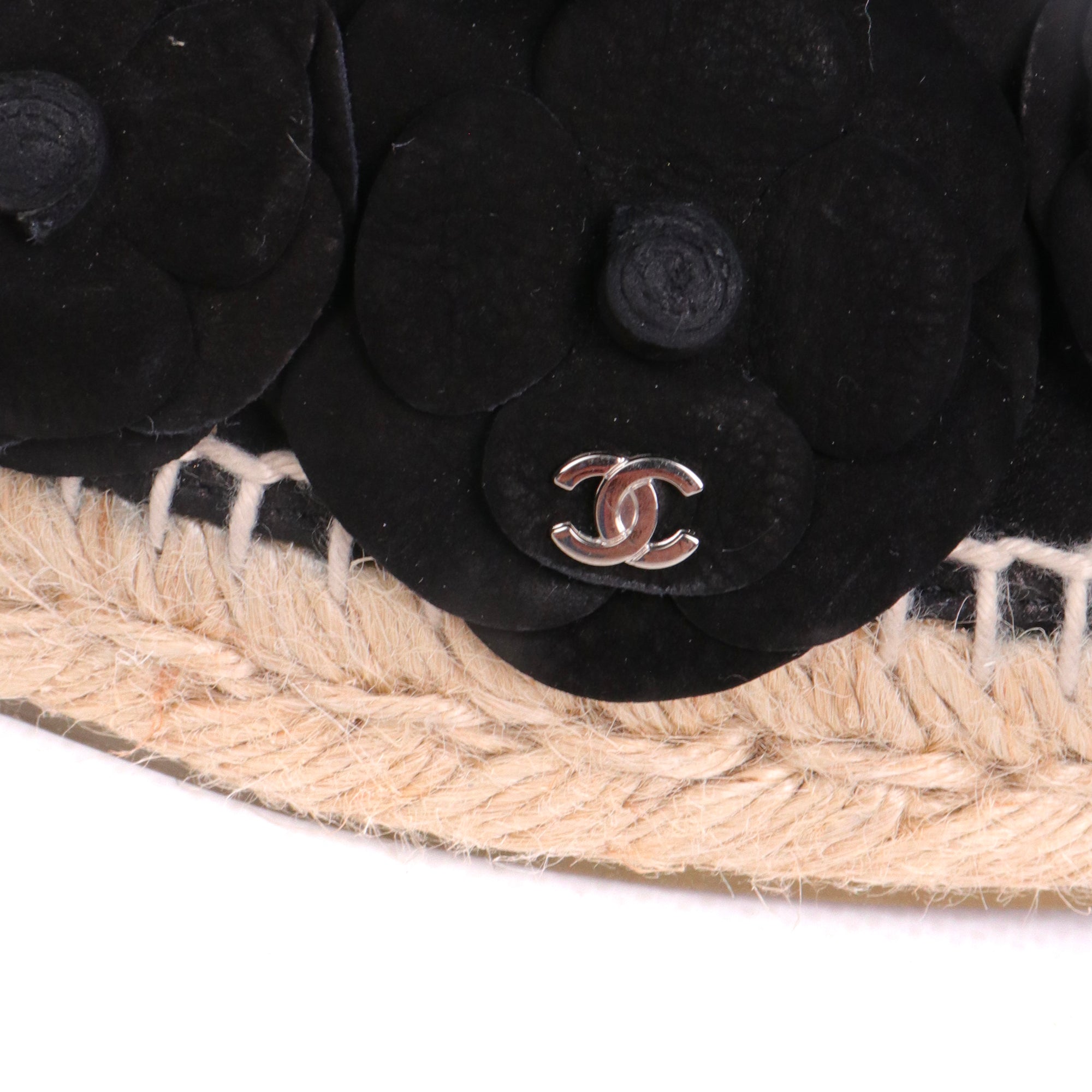 CHANEL - Espadrilles Camélia Chanel en daim noir (T38)