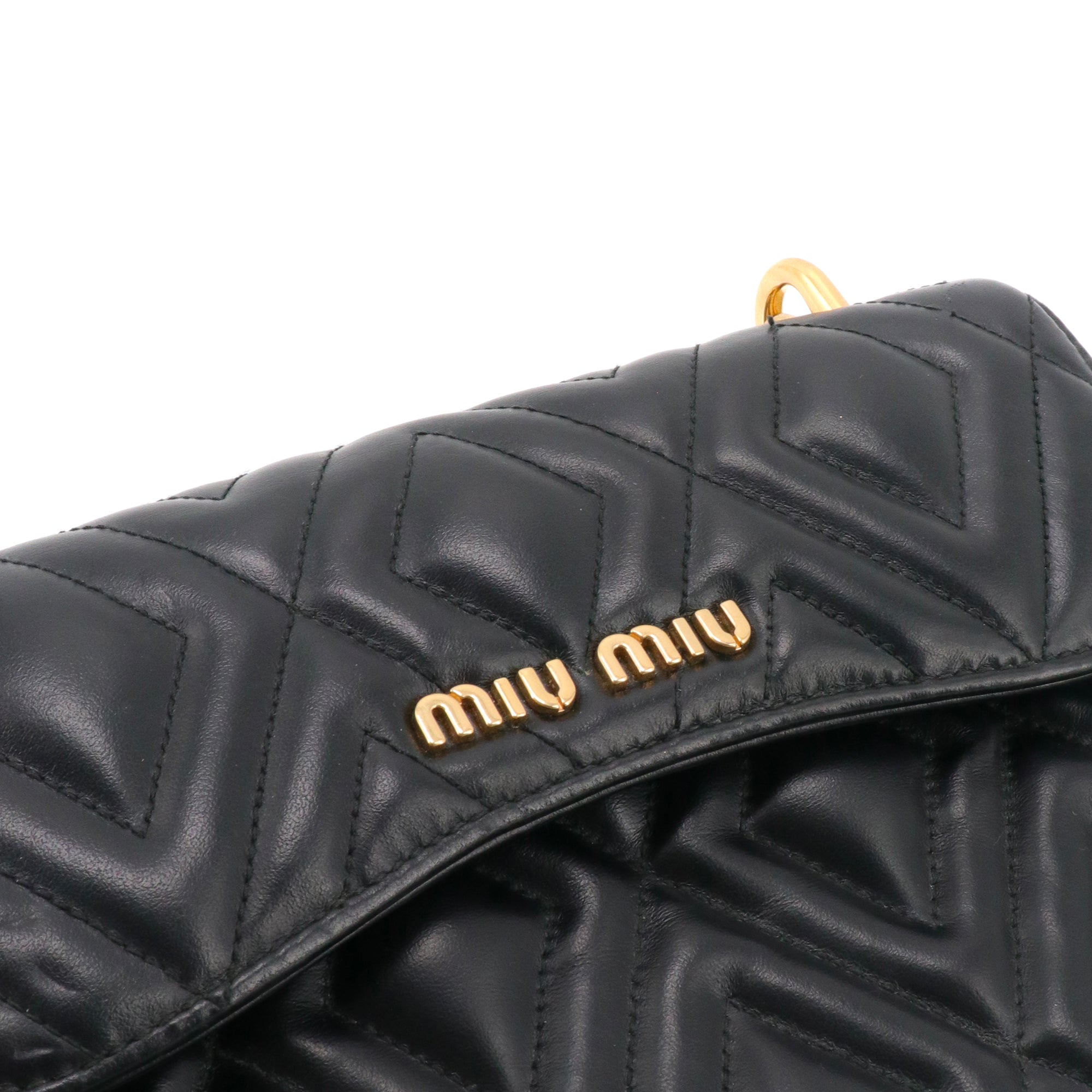 MIU MIU - Sac à bandoulière Miu Miu en cuir nappa matelassé noir