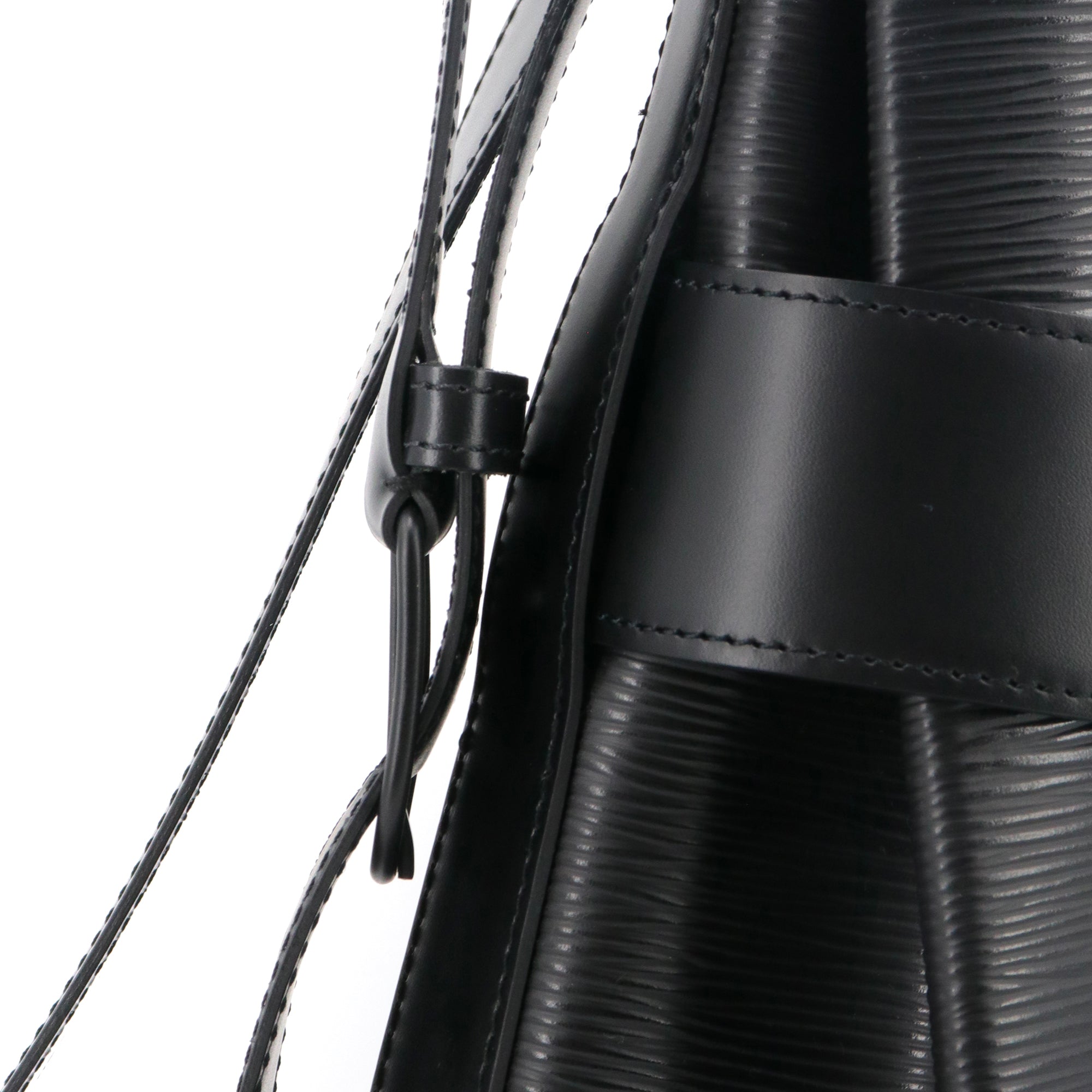 LOUIS VUITTON - Sac à épaule Twist Bucket Louis Vuitton en cuir épi noir