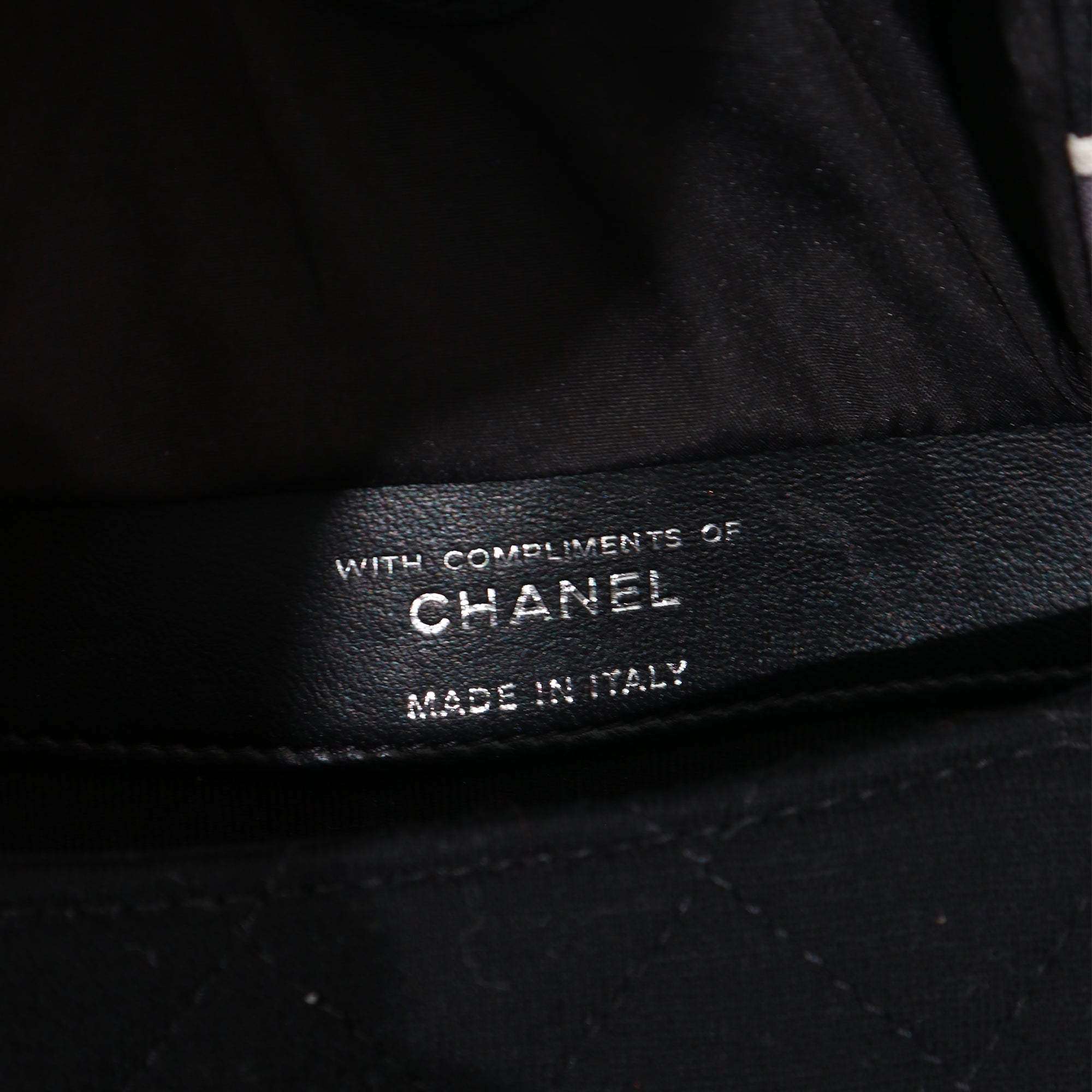 CHANEL - Sac cabas totebag Chanel en jersey