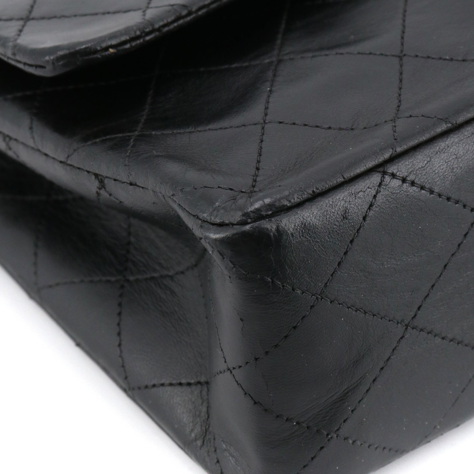 CHANEL - Sac à main Timeless/Classique medium Chanel double flap en cuir matelassé noir vintage