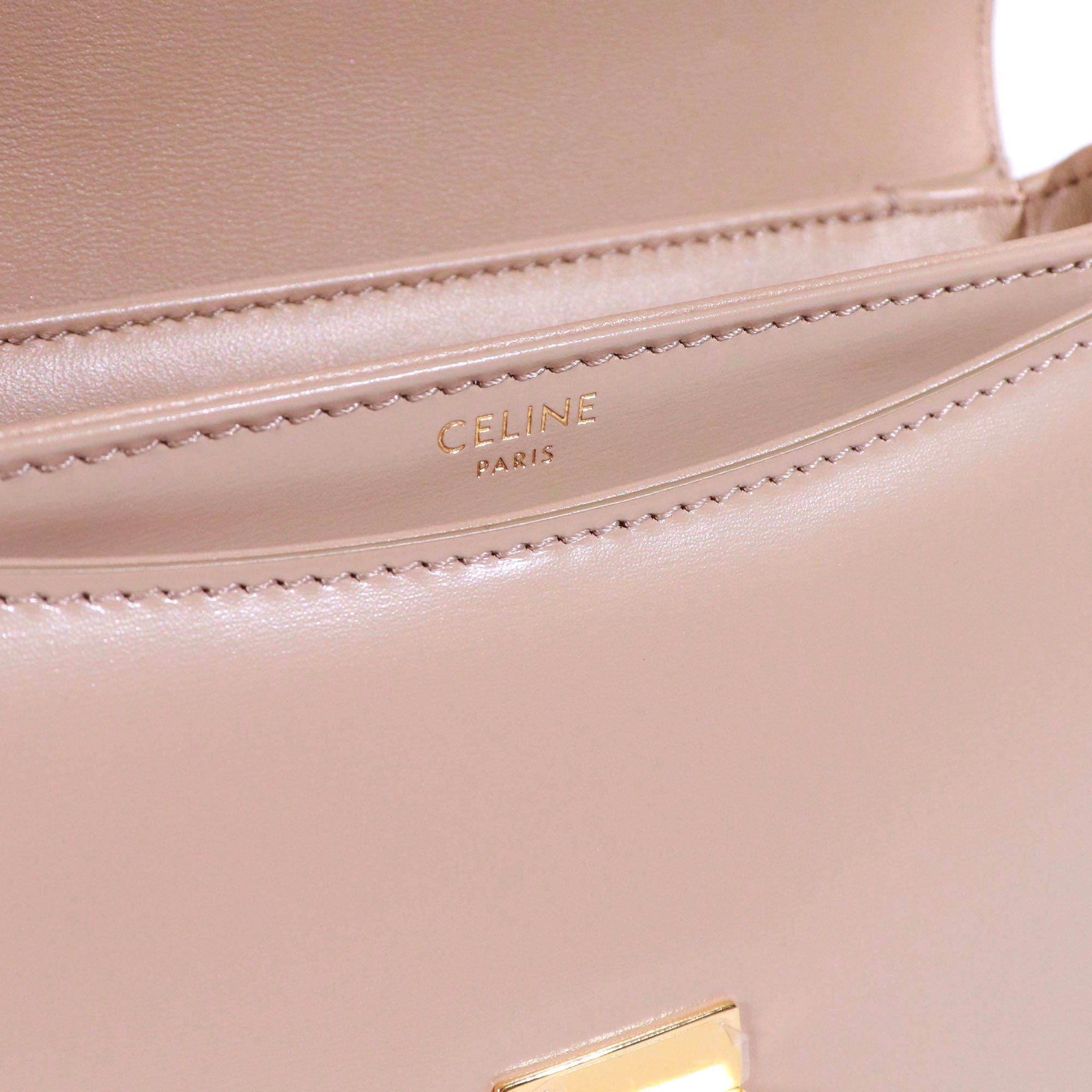 CELINE - Sac à bandoulière Triomphe Clea medium en cuir box marron