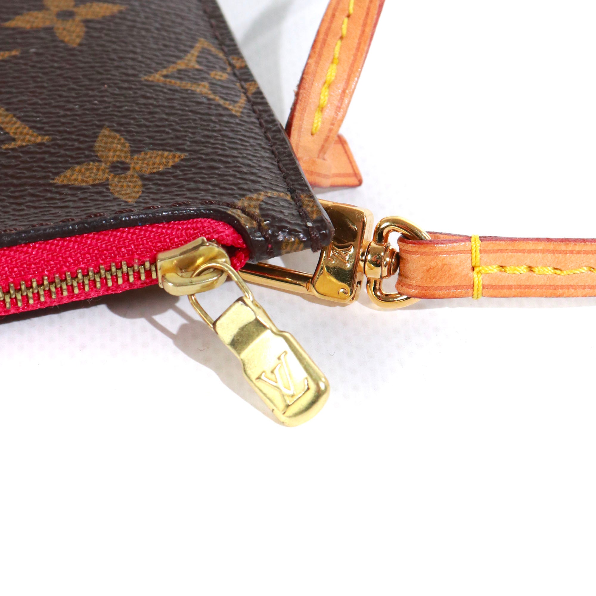 LOUIS VUITTON - Pochette Neverfull Louis Vuitton en toile monogrammée
