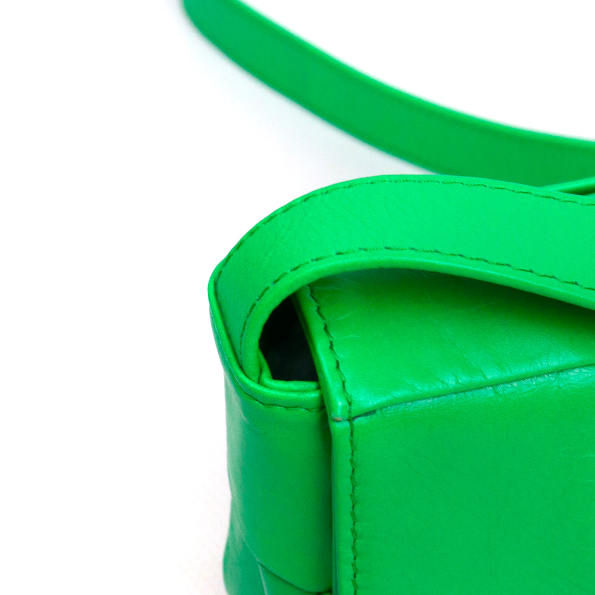 BOTTEGA VENETA - Cassette mini belt bag in purple smooth leather