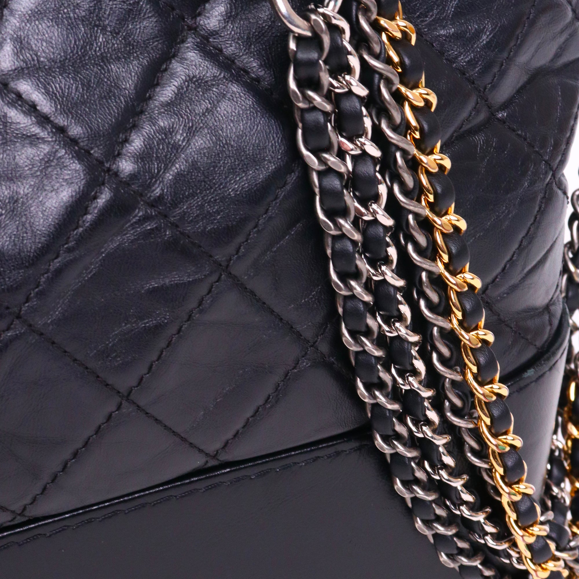 CHANEL - Sac à bandoulière Gabrielle GM Chanel en cuir noir