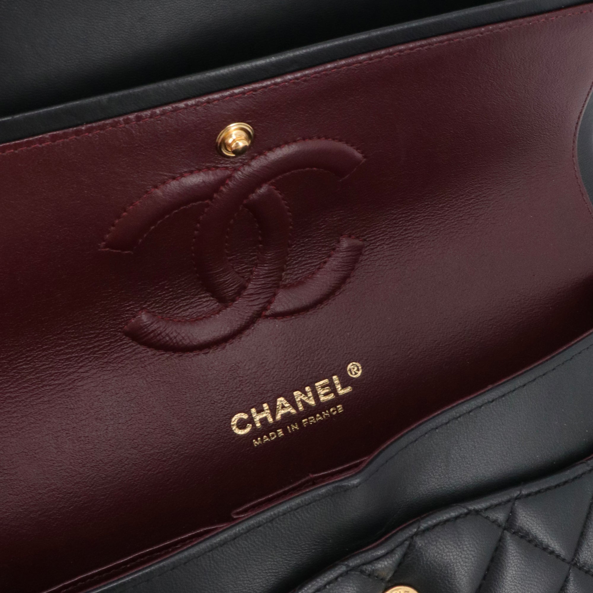 CHANEL - Sac à main Classique/Timeless 11.12 Chanel en cuir lisse noir