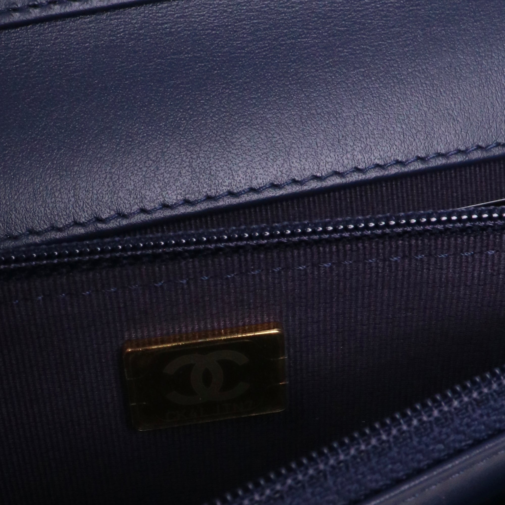 CHANEL - Wallet on chain 2.55 Chanel en cuir matelassé bleu marine