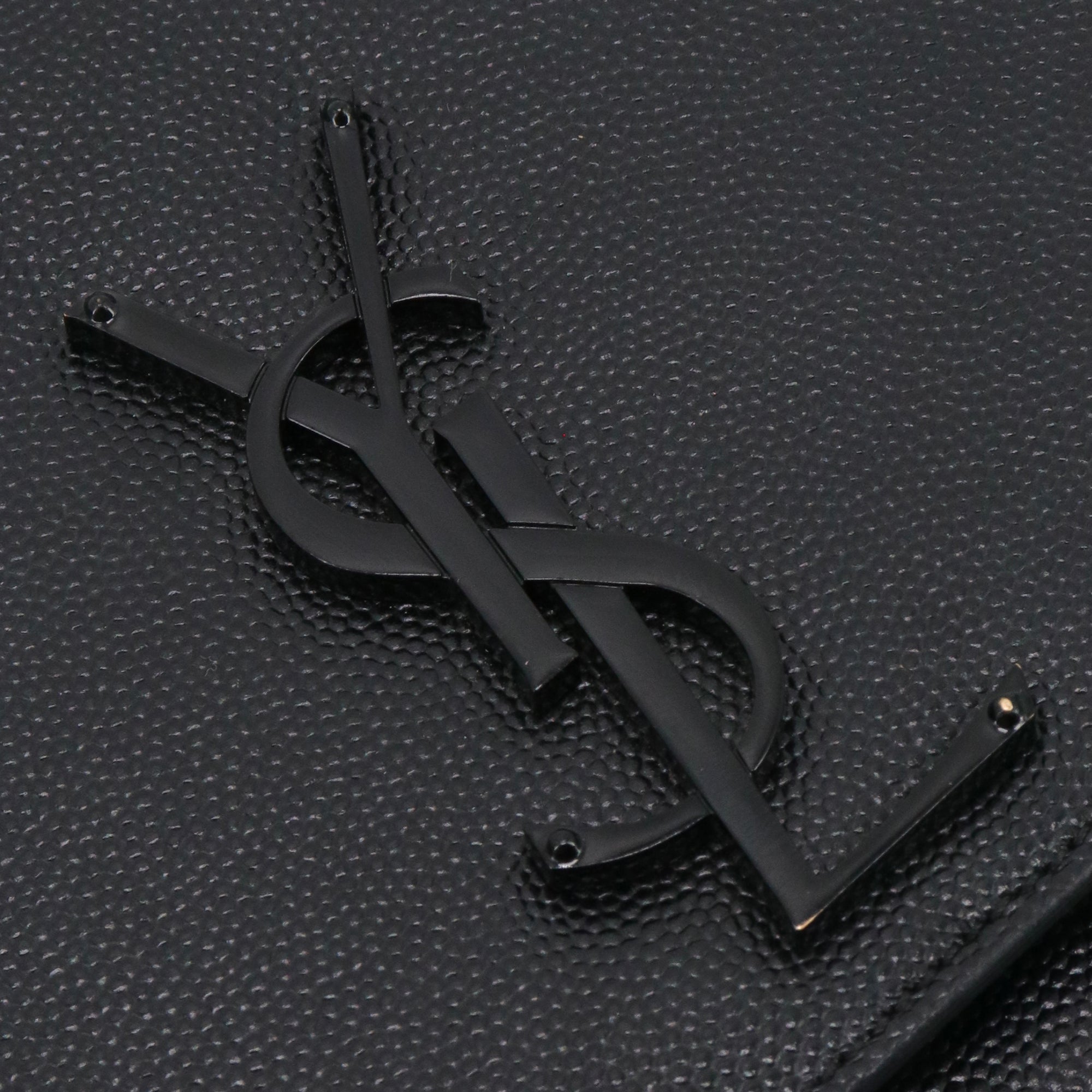 SAINT LAURENT - Sac à bandoulière Kate medium full black Saint Laurent en cuir grainé noir