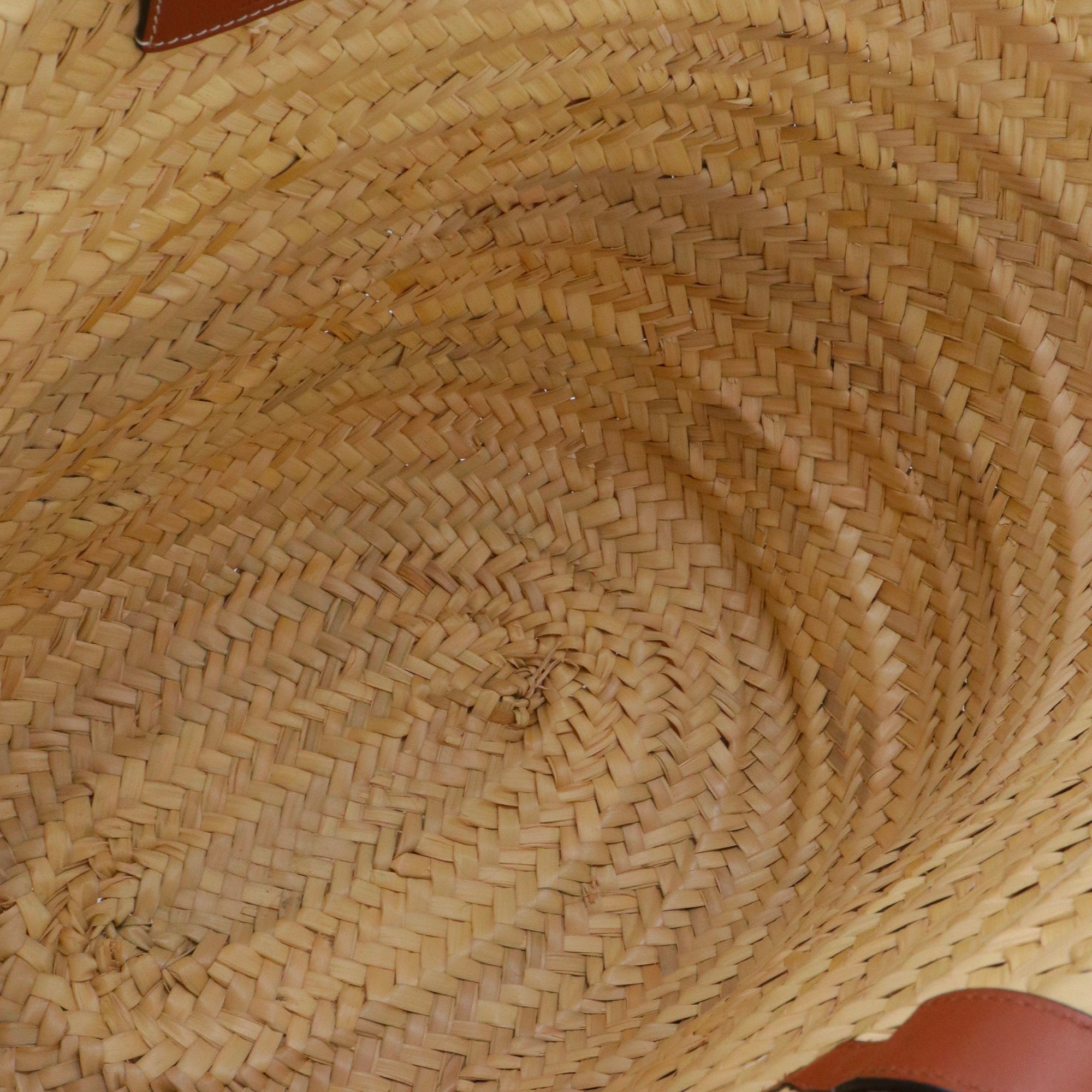 CELINE - Triomphe wicker basket teen model