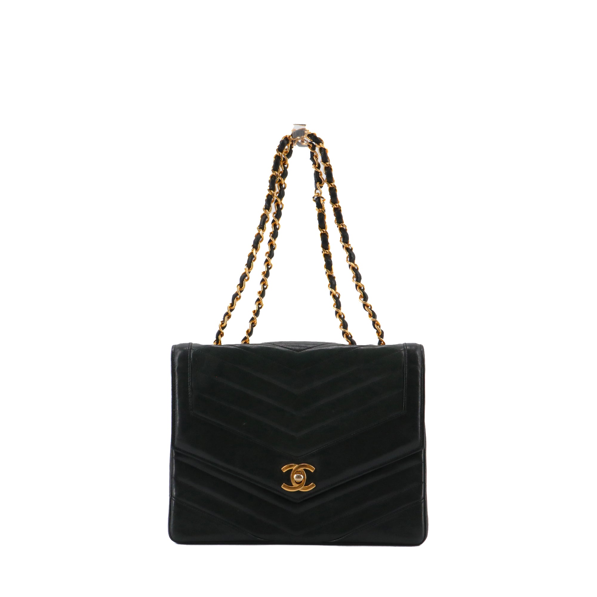 CHANEL - Sac à main Chanel en cuir chevron lisse noir vintage