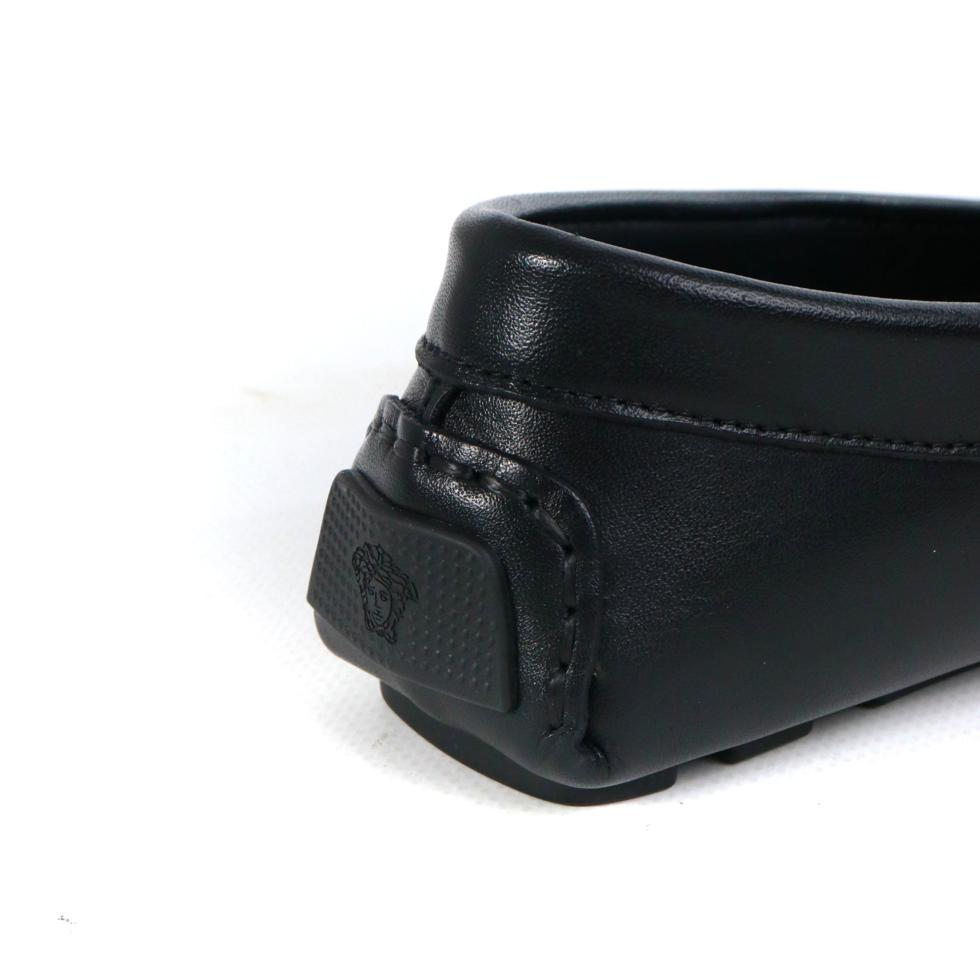 VERSACE - Mocassins Medaillon Versace en cuir noir (T37)