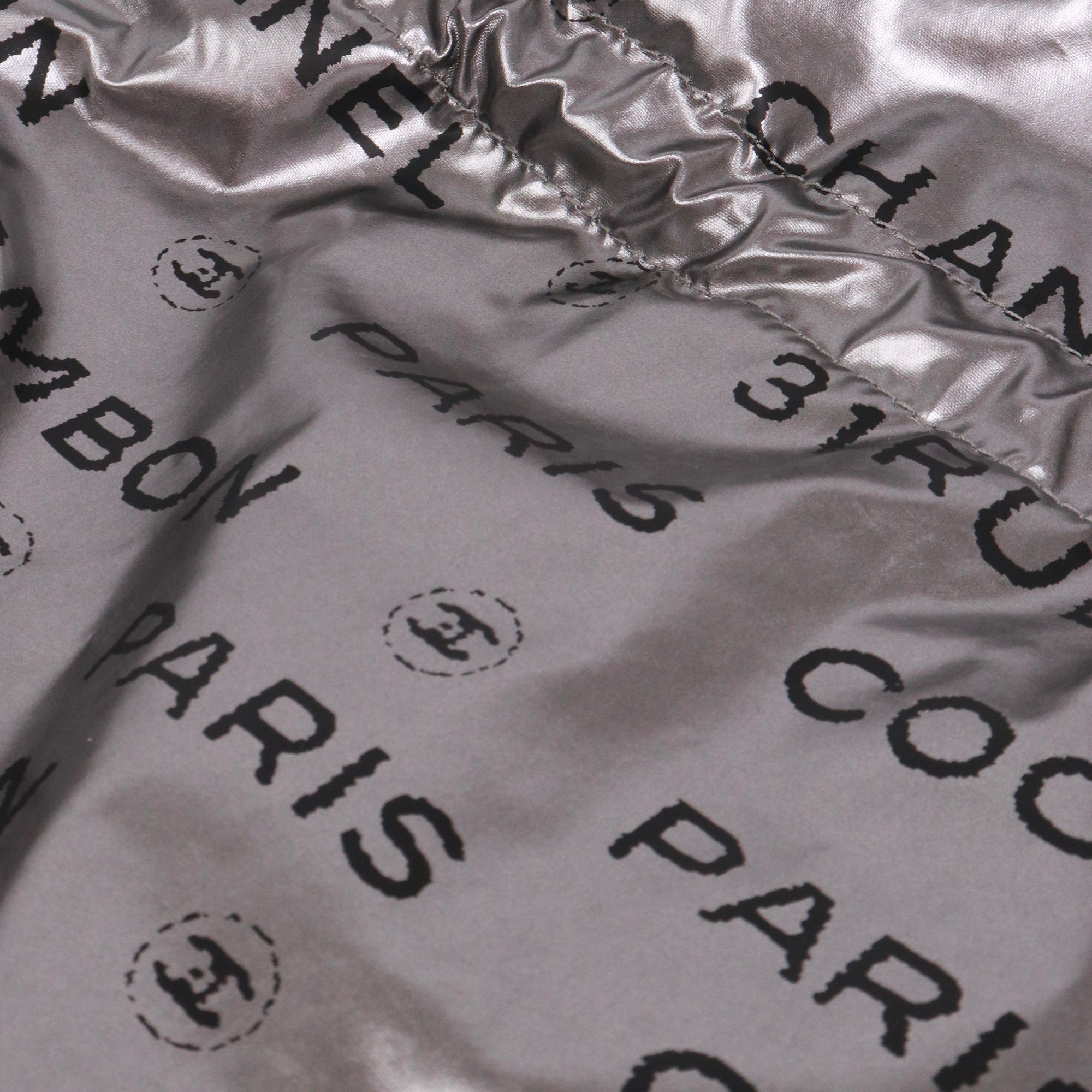 CHANEL - Sac cabas bourse 31 Rue Cambon Chanel en toile grise métallisée