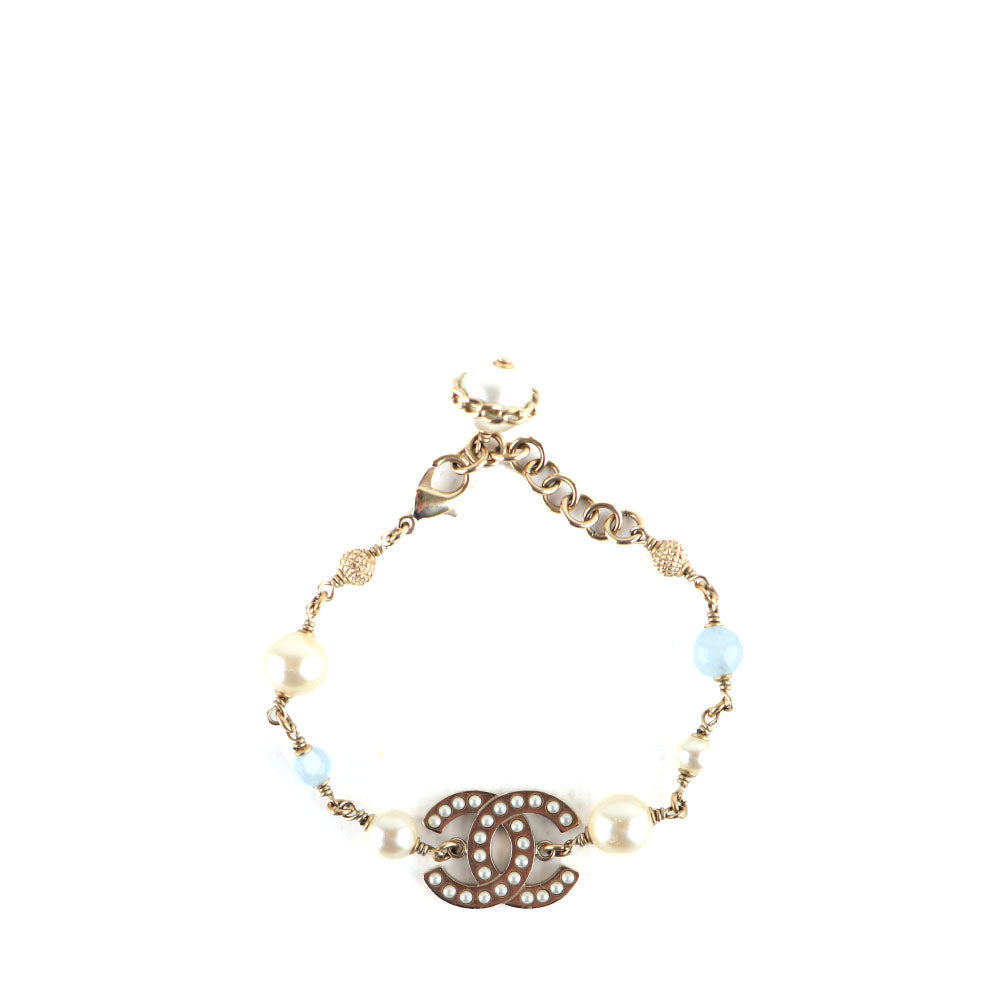 CHANEL - Bracelet CC avec perles