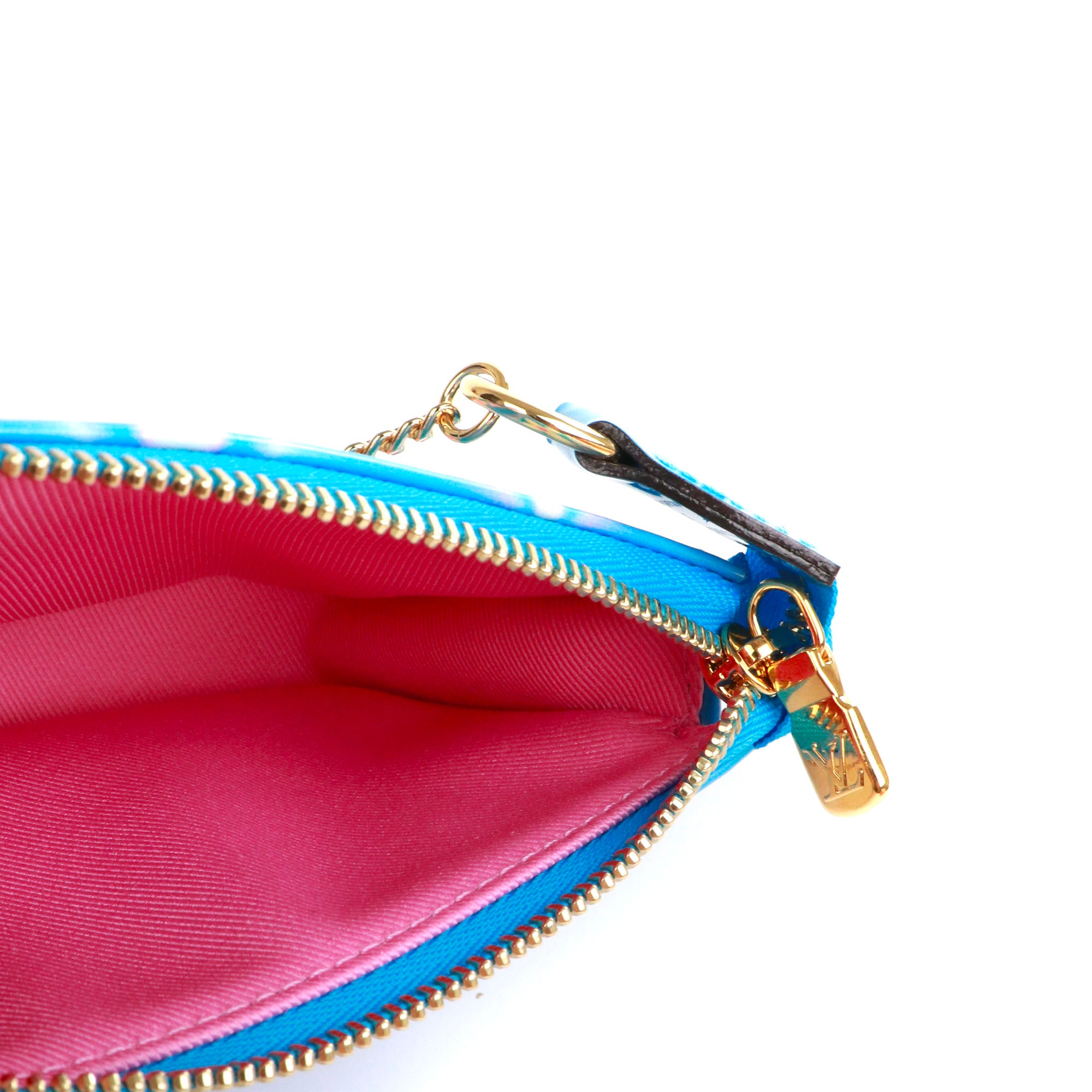 LOUIS VUITTON - Sac Pochette Accessoire Mini Louis Vuitton édition limitée en cuir verni bleu