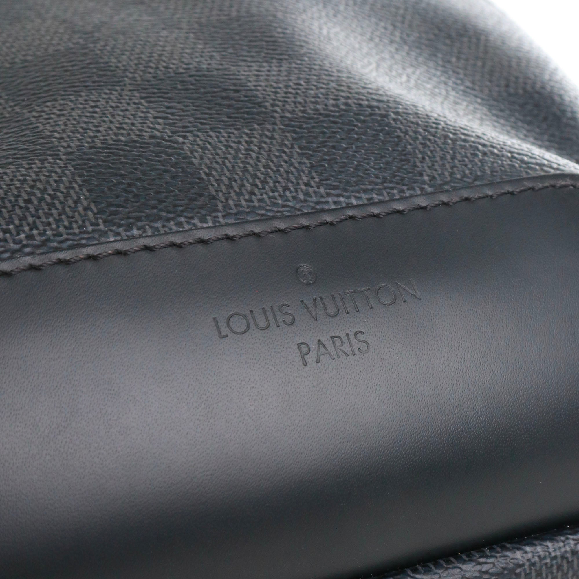 LOUIS VUITTON - Sac à bandoulière Avenue Slingbag NM Louis Vuitton en toile damier graphite