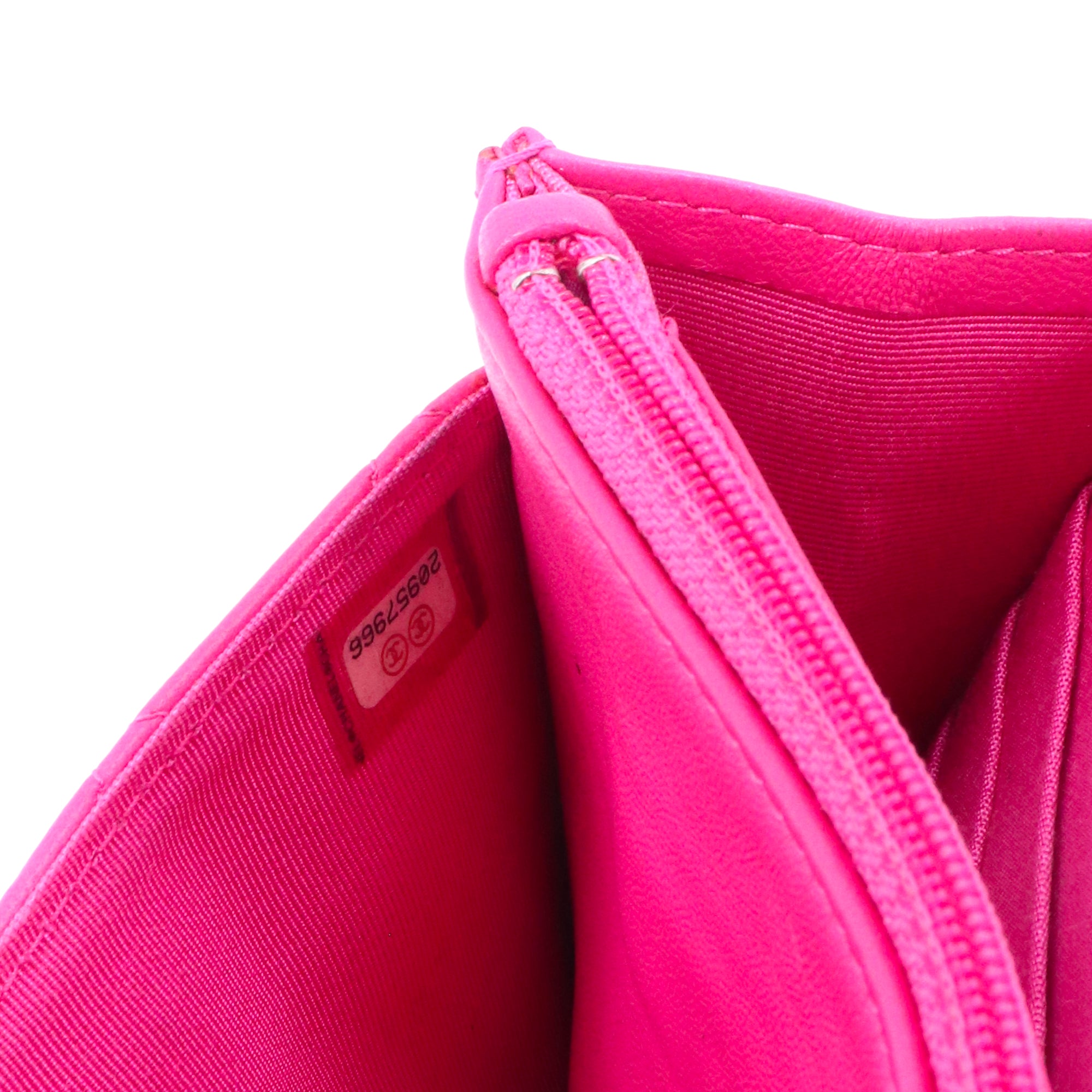 CHANEL - Sac Wallet On Chain Timeless Chanel en cuir lisse rose