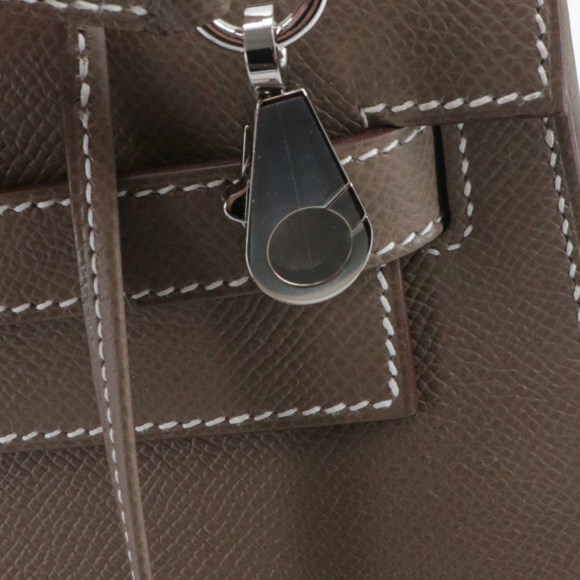 HERMÈS - Kelly 28 handbag in saddle biscuit epsom leather