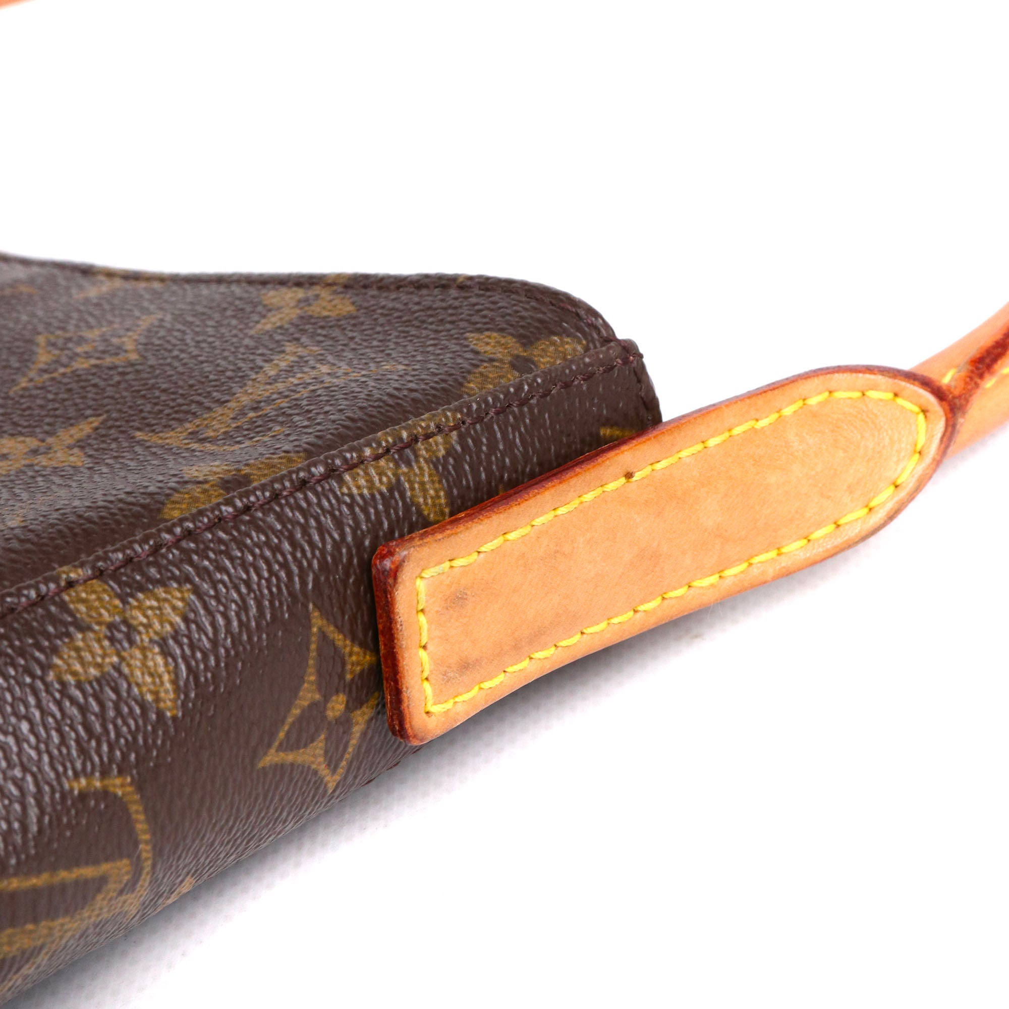 LOUIS VUITTON - Sac à main Looping Louis Vuitton en toile monogrammée vintage