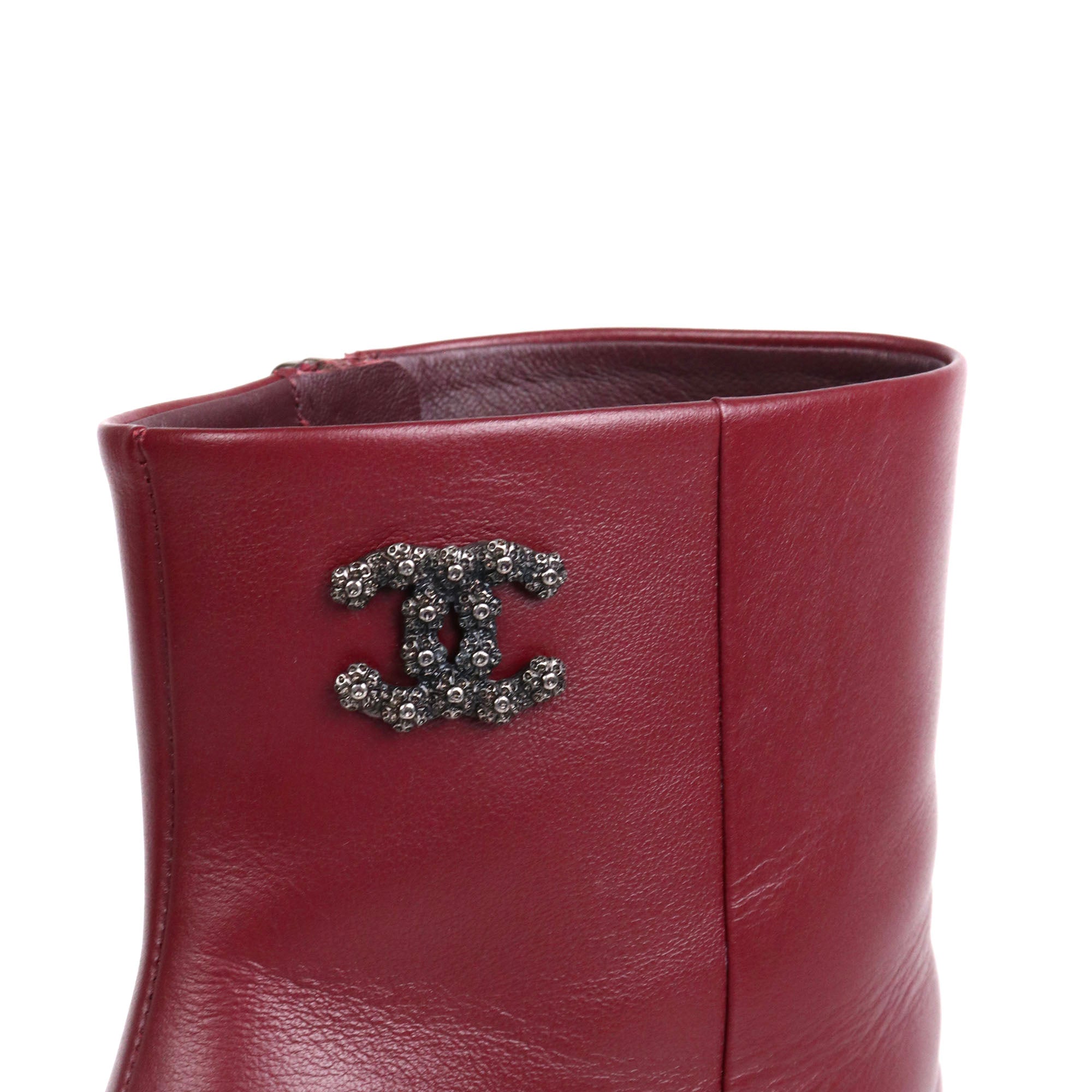 CHANEL - Bottines à talon Chanel en cuir d'agneau bordeaux (T39,5)